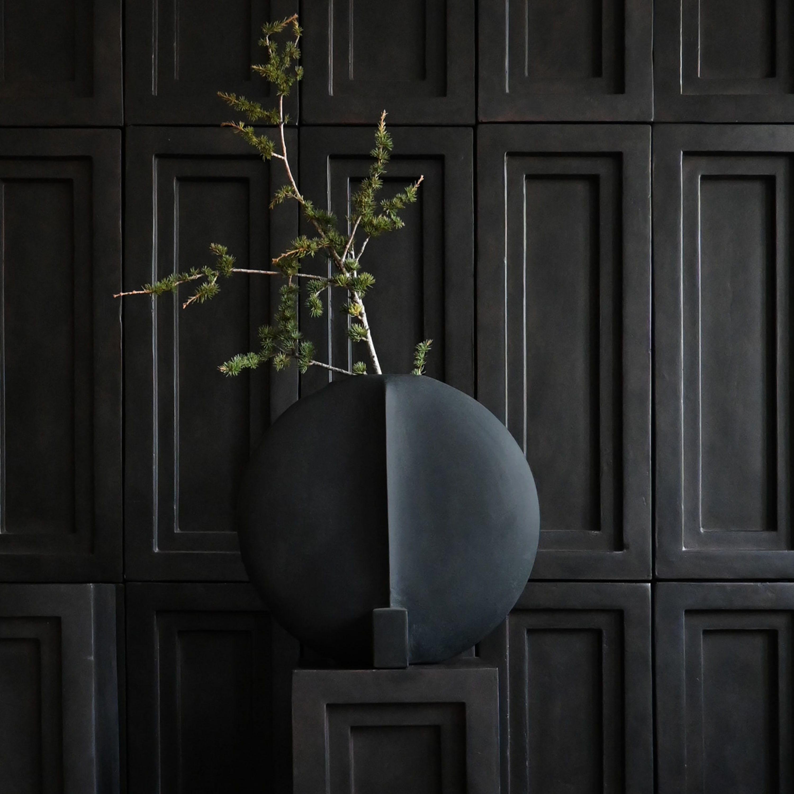 101 Copenhagen Guggenheim Vase Svart Stor