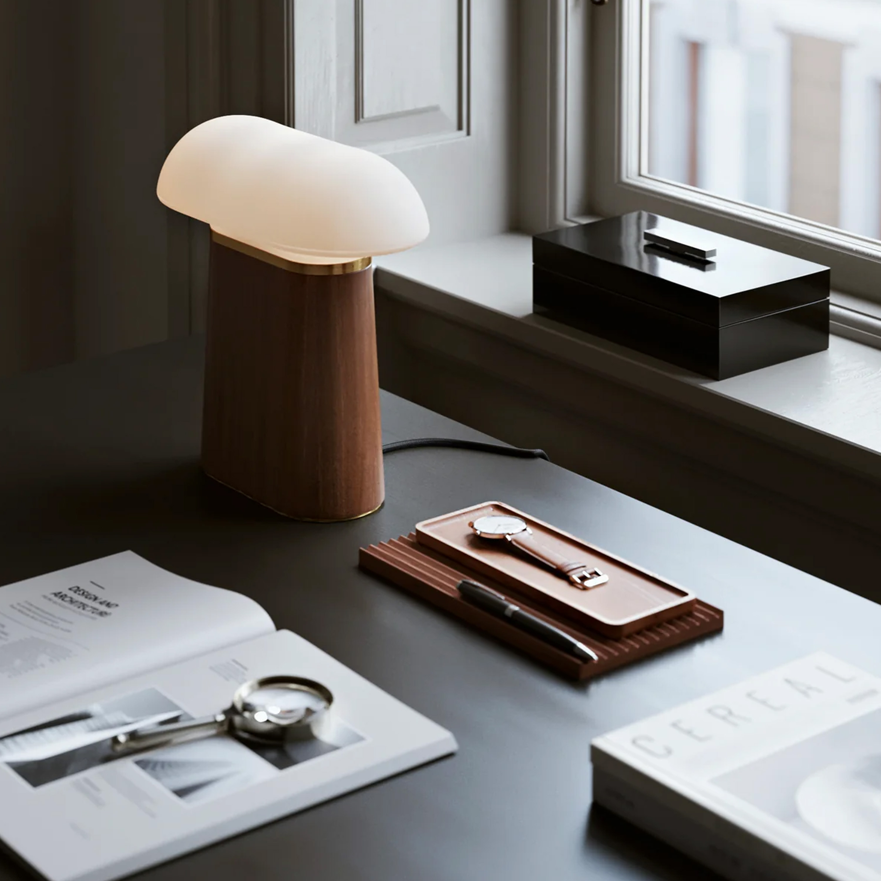 Woud Nova Bordlampe Valnøtt 27 cm