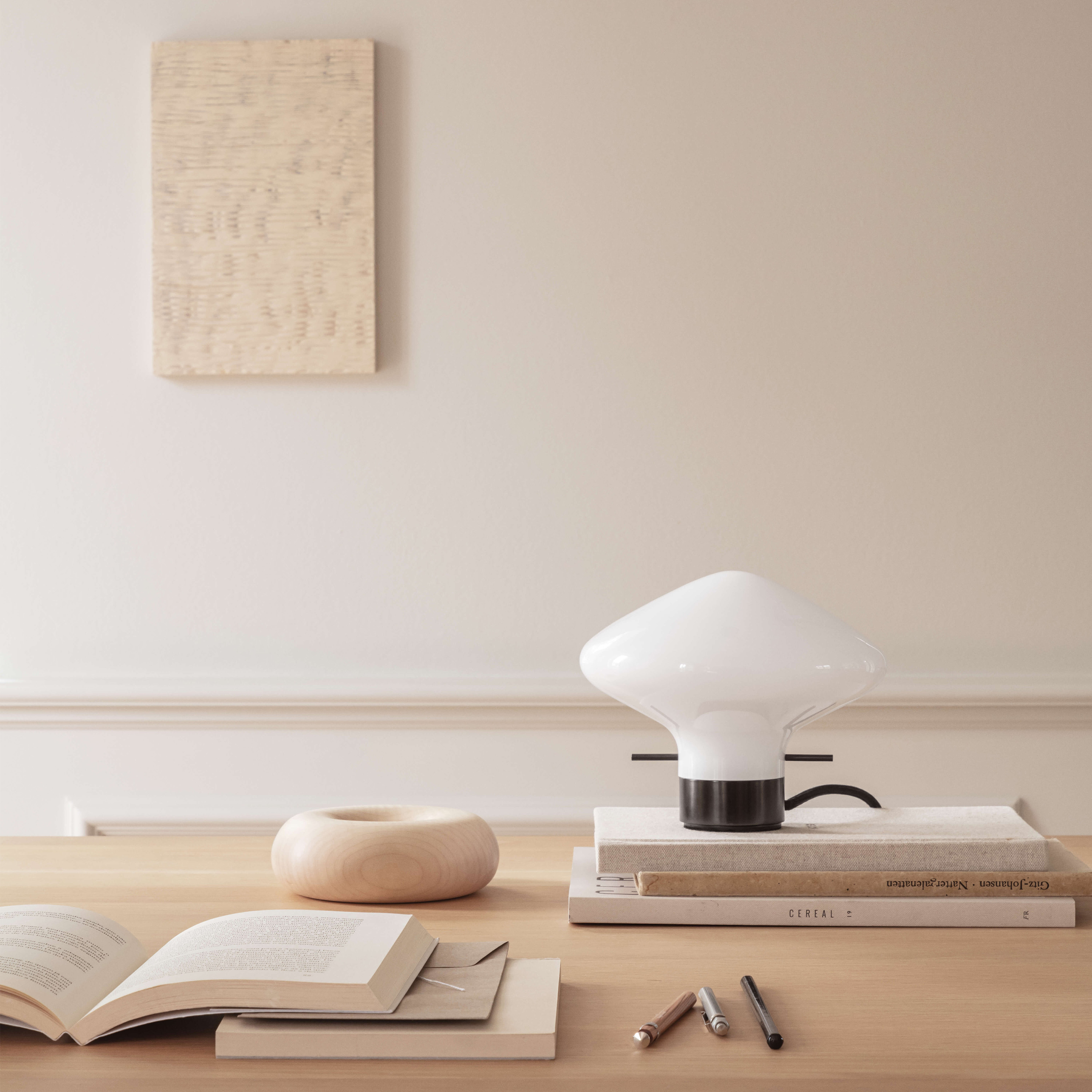 LYFA Repose Tischleuchte Schwarz 14cm