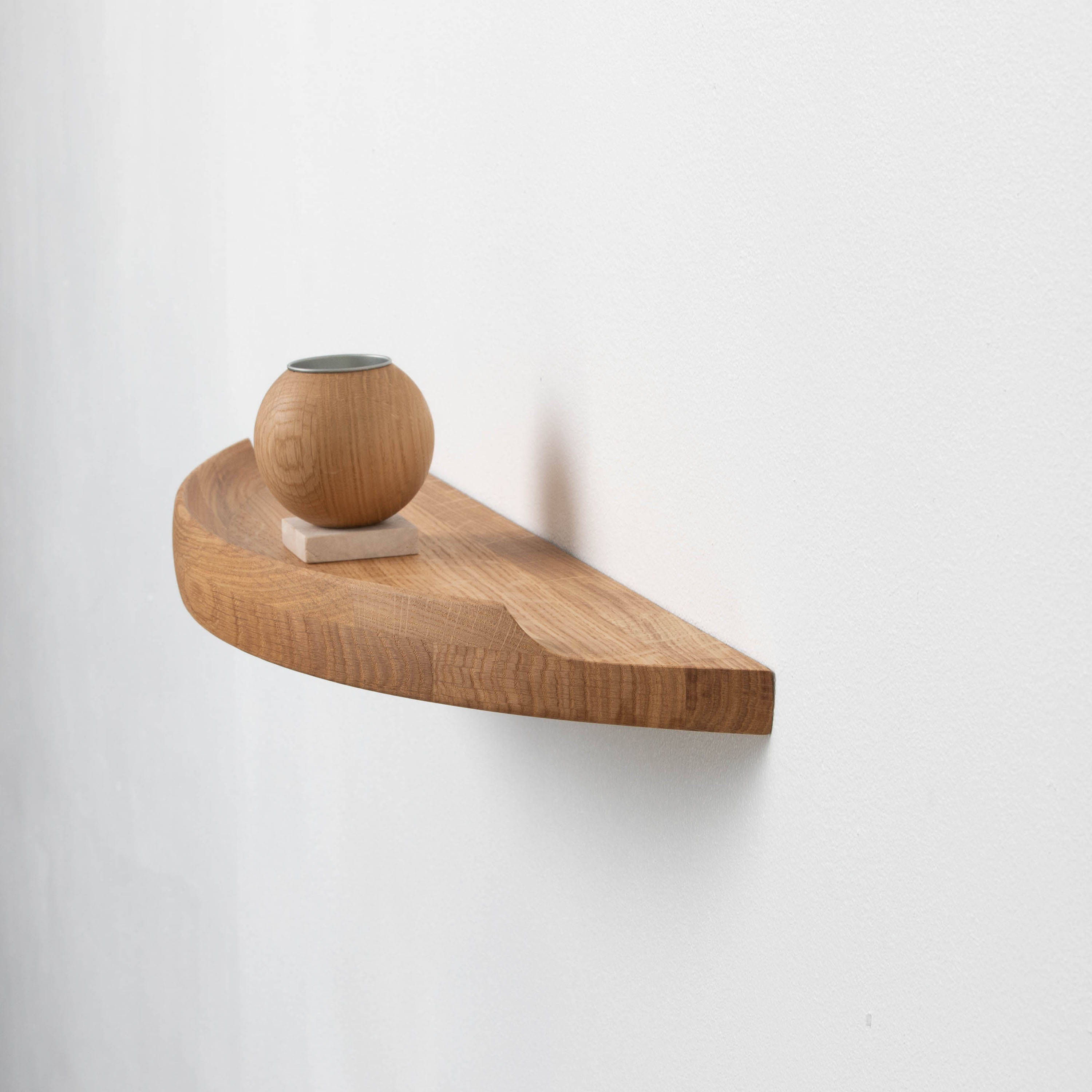 Aakjaer Furniture Arcus Vegghylle Naturo ljet Eik Liten