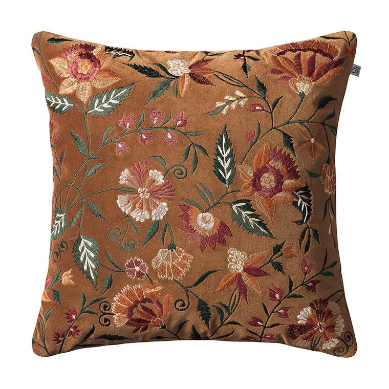 Chhatwal & Jonsson - Suri Kuddfodral Sammet Cognac Multi 50x50 - Brun