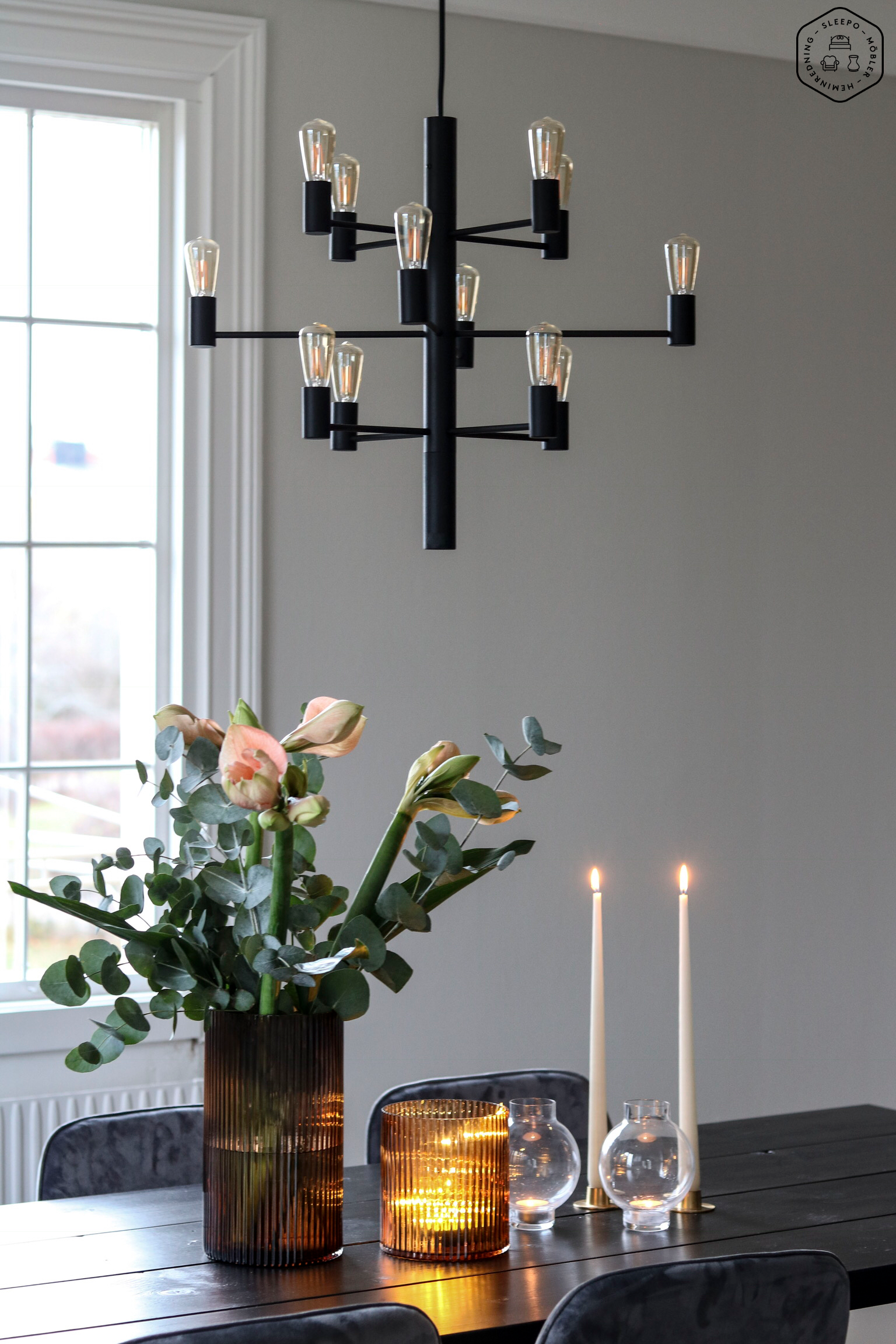 Herstal Manola 12 LED Kattovalaisin Musta