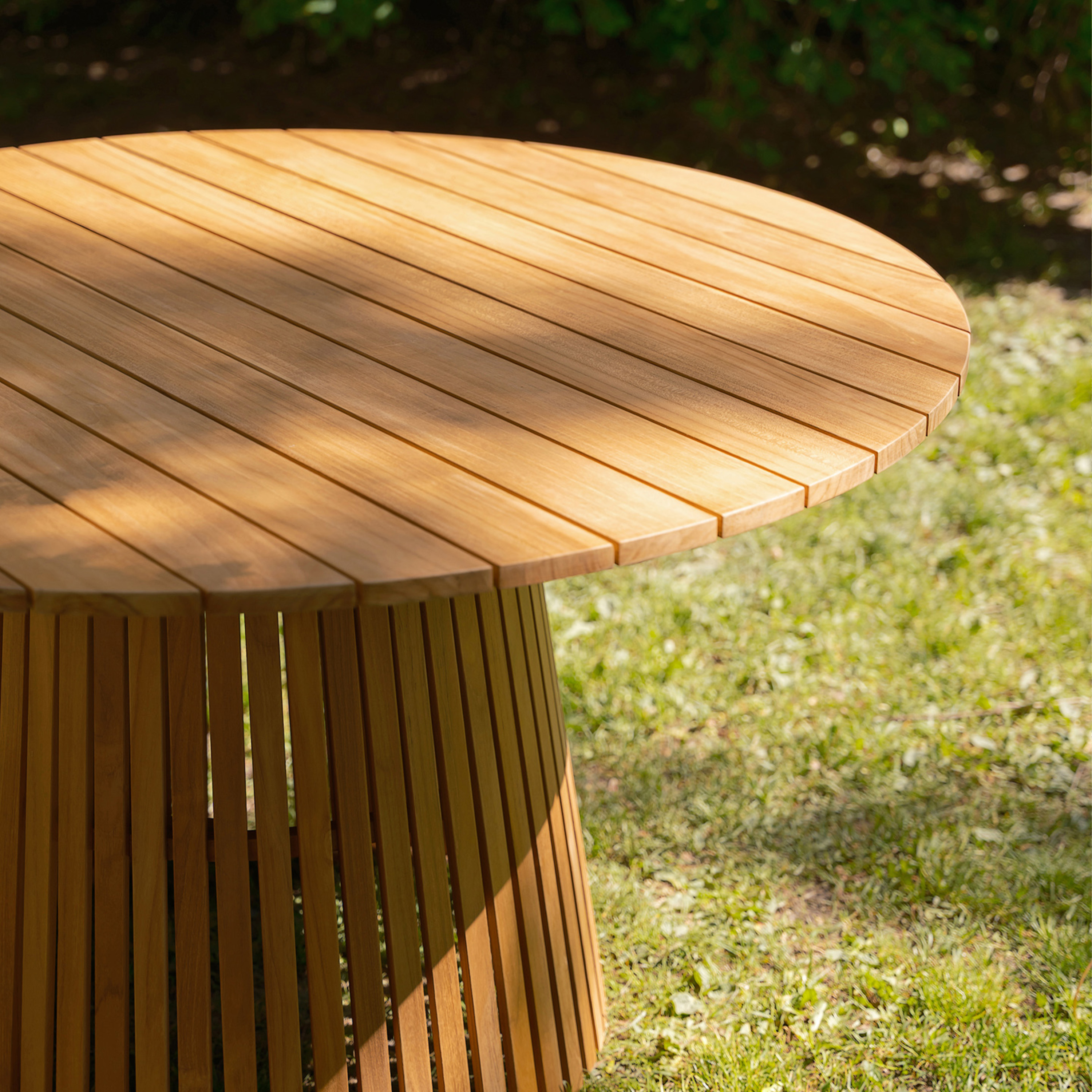 Sleepo Collection Soleil Outdoor Matbord Teak Ø130