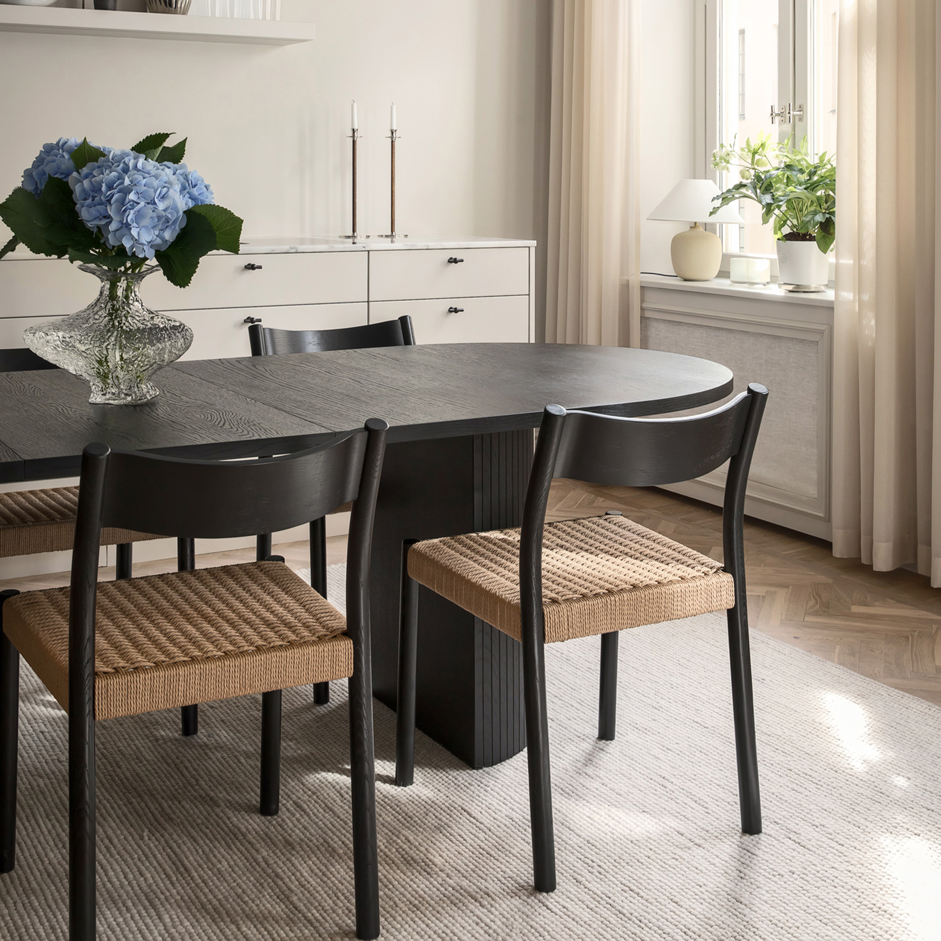 Sleepo Collection Colin Matstol Svartbetsad Ek