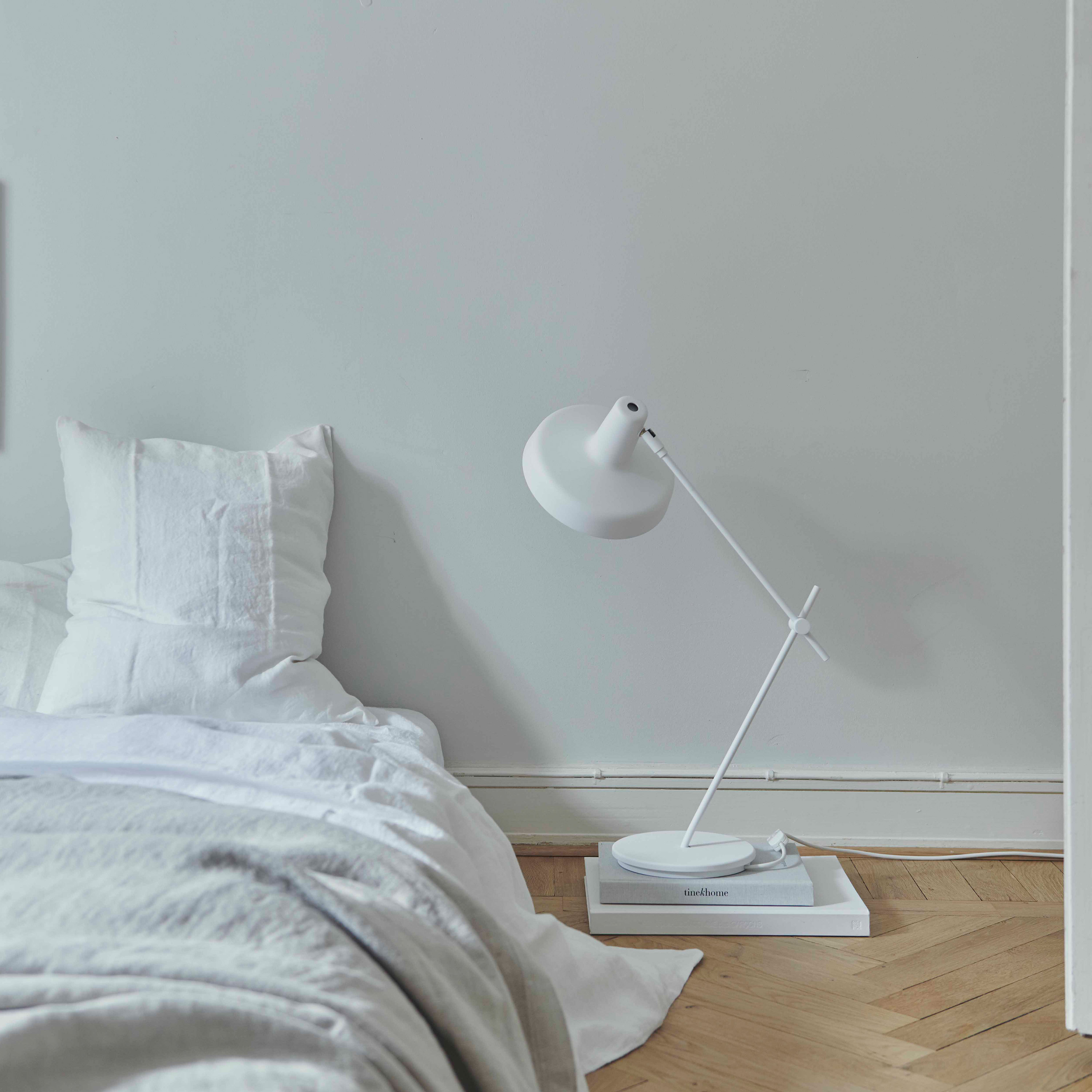 Grupa Arigato Pöytävalaisin Palace White