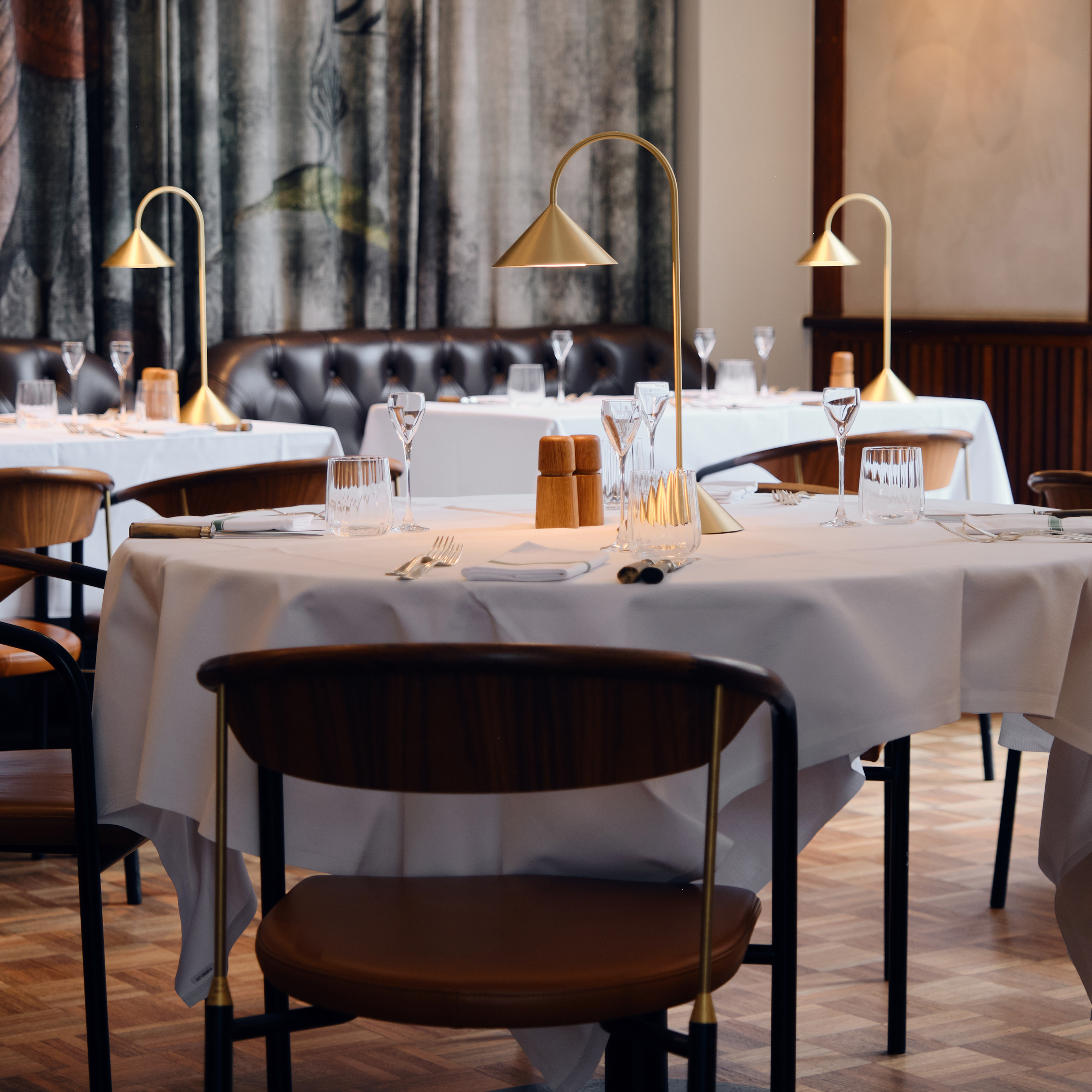 Frandsen Grasp Tragbare Tischlampe Solid Brass 47cm