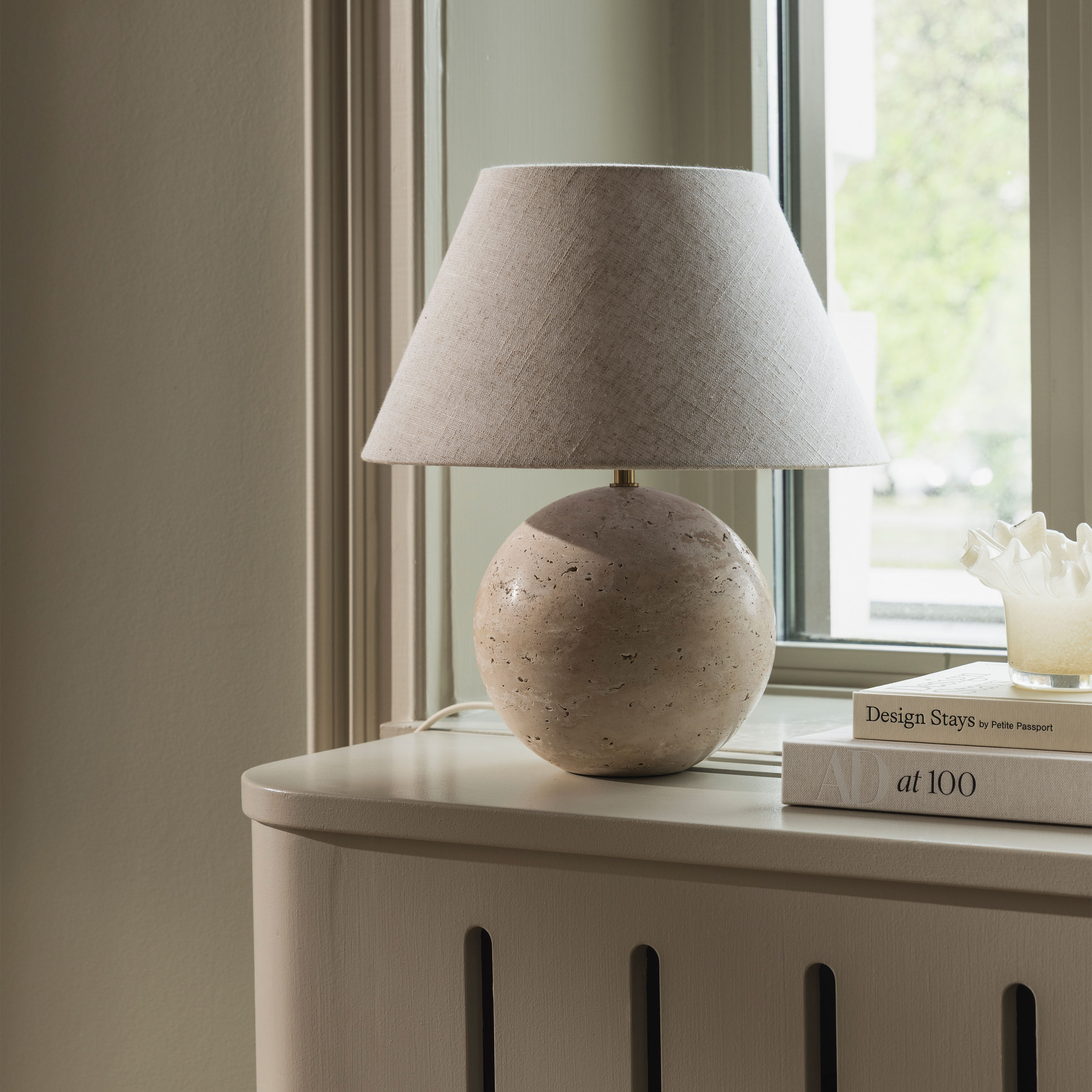 Globen Lighting Castello Bordslampa Beige travertin 35cm