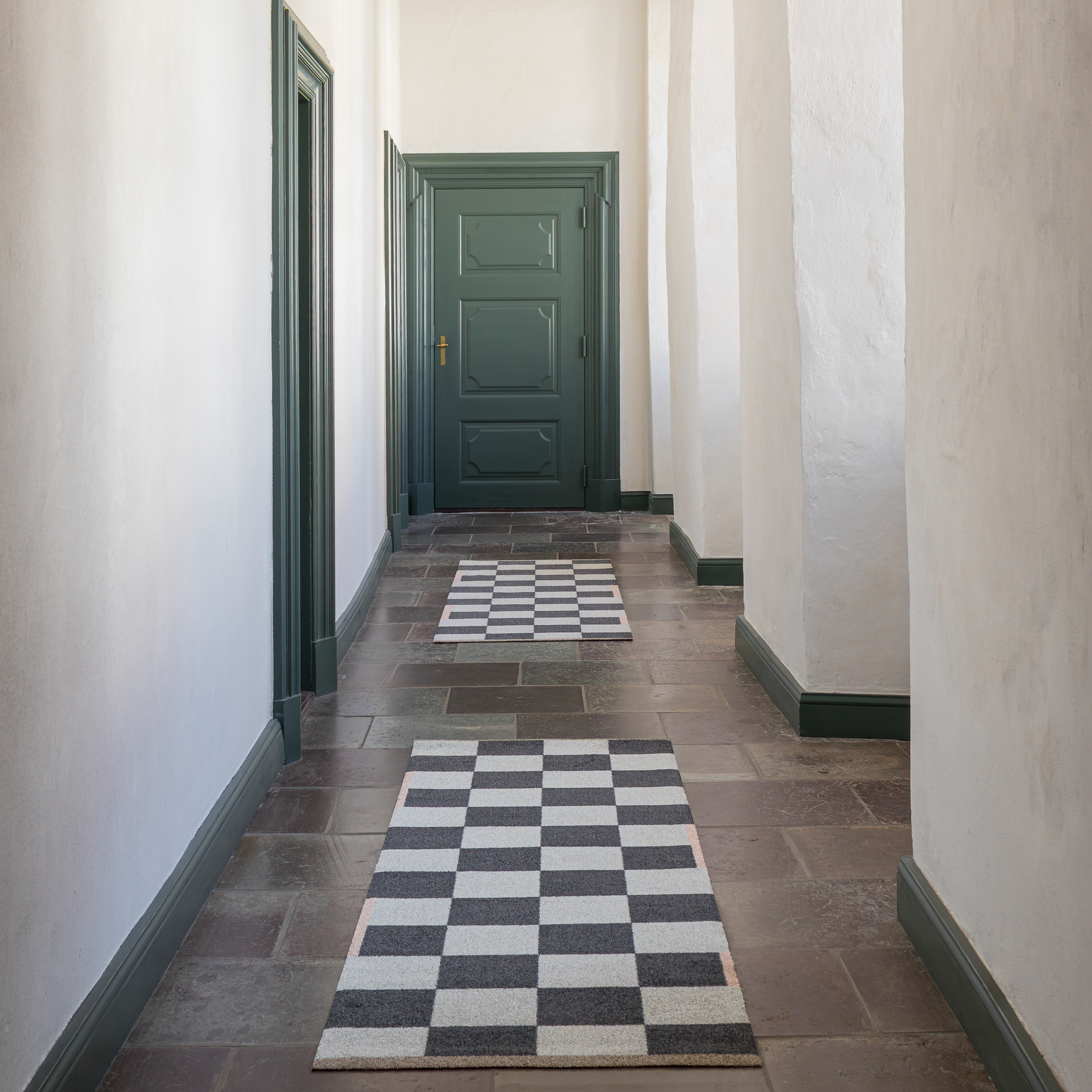 Mette Ditmer Neliönmuotoinen yleismatto tummanharmaa 77x240