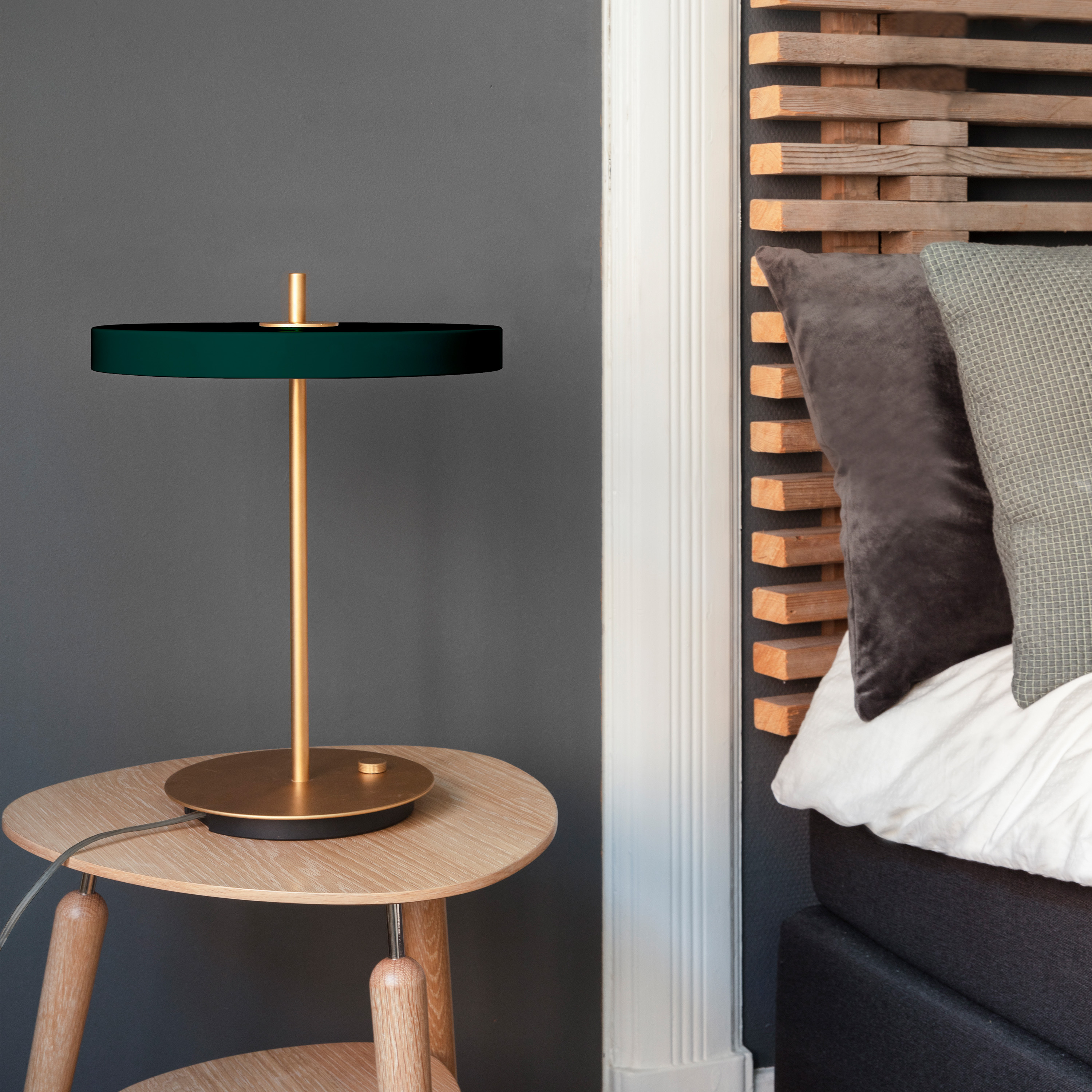 Umage Asteria Bordlampe Led Skogsgrønn