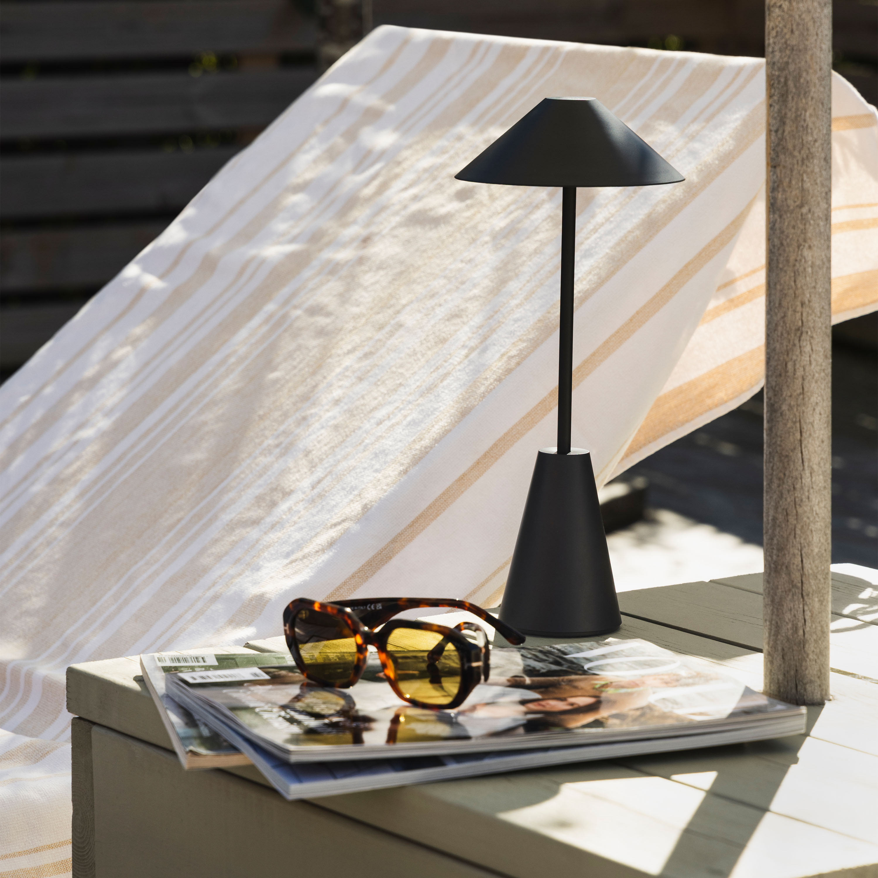 Globen Lighting Cannes Bærbar Bordlampe Svart 32cm