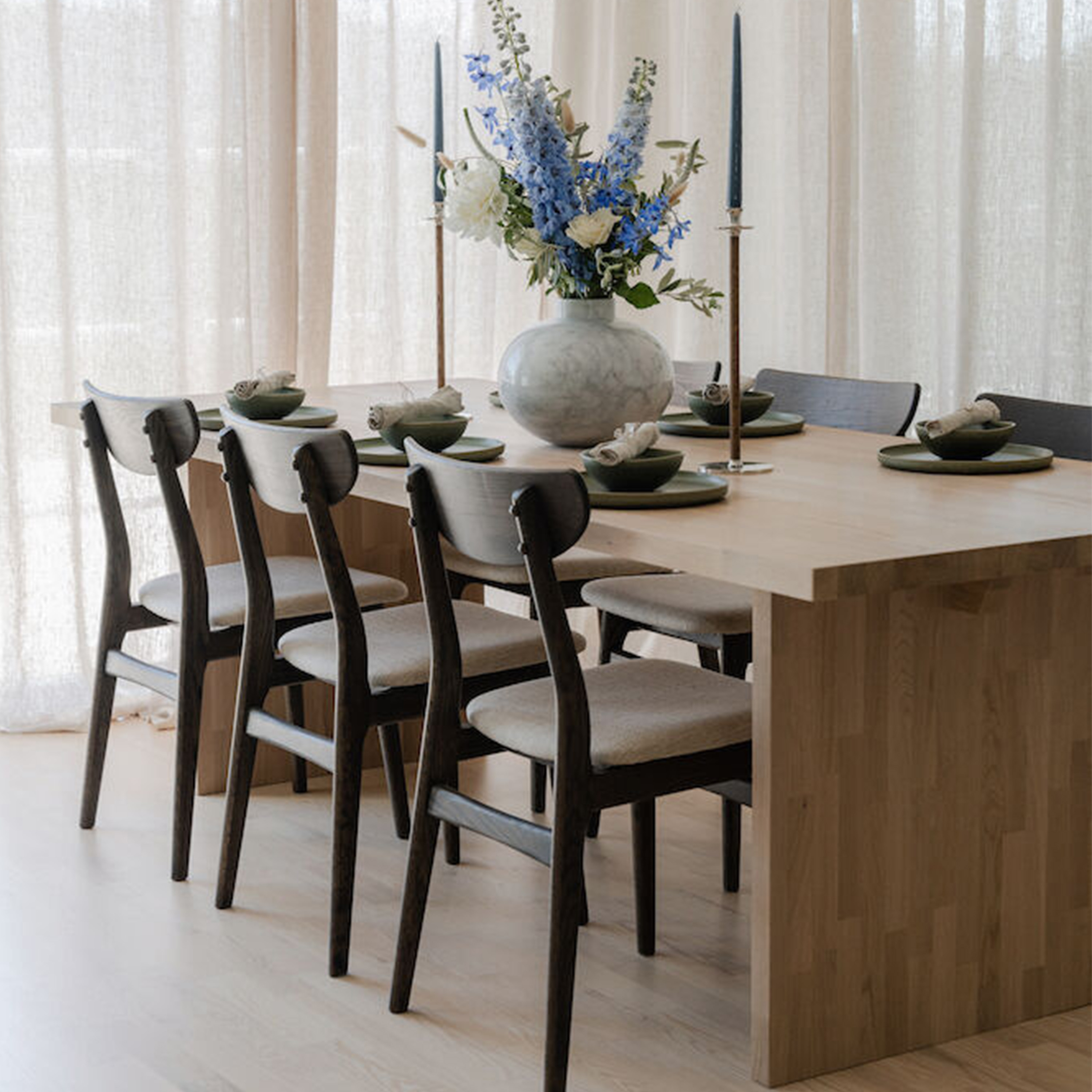 Rowico Home Emmett Matbord Vitpigmenterad 240cm