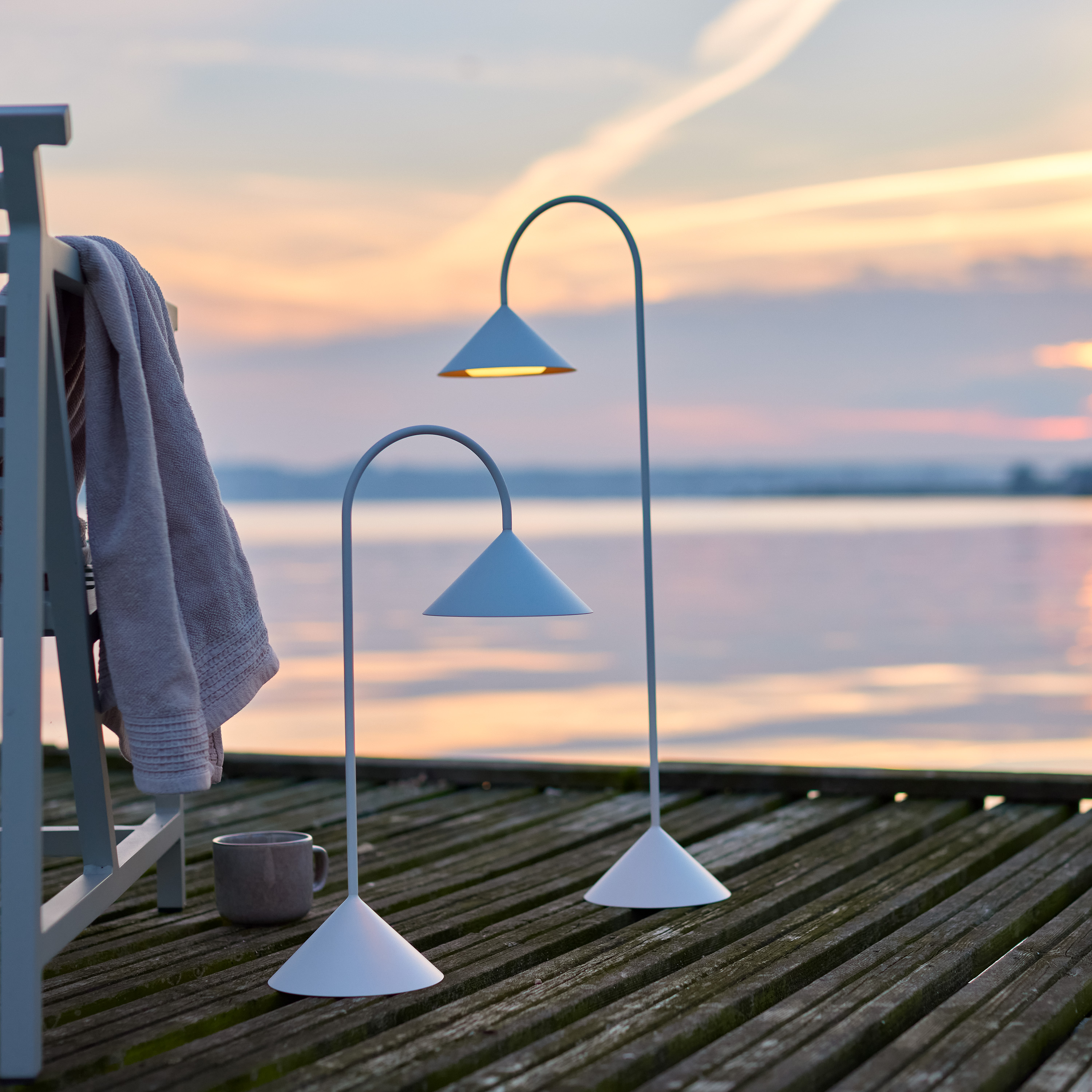 Frandsen Grasp Portabel Bordslampa Matt White 47cm