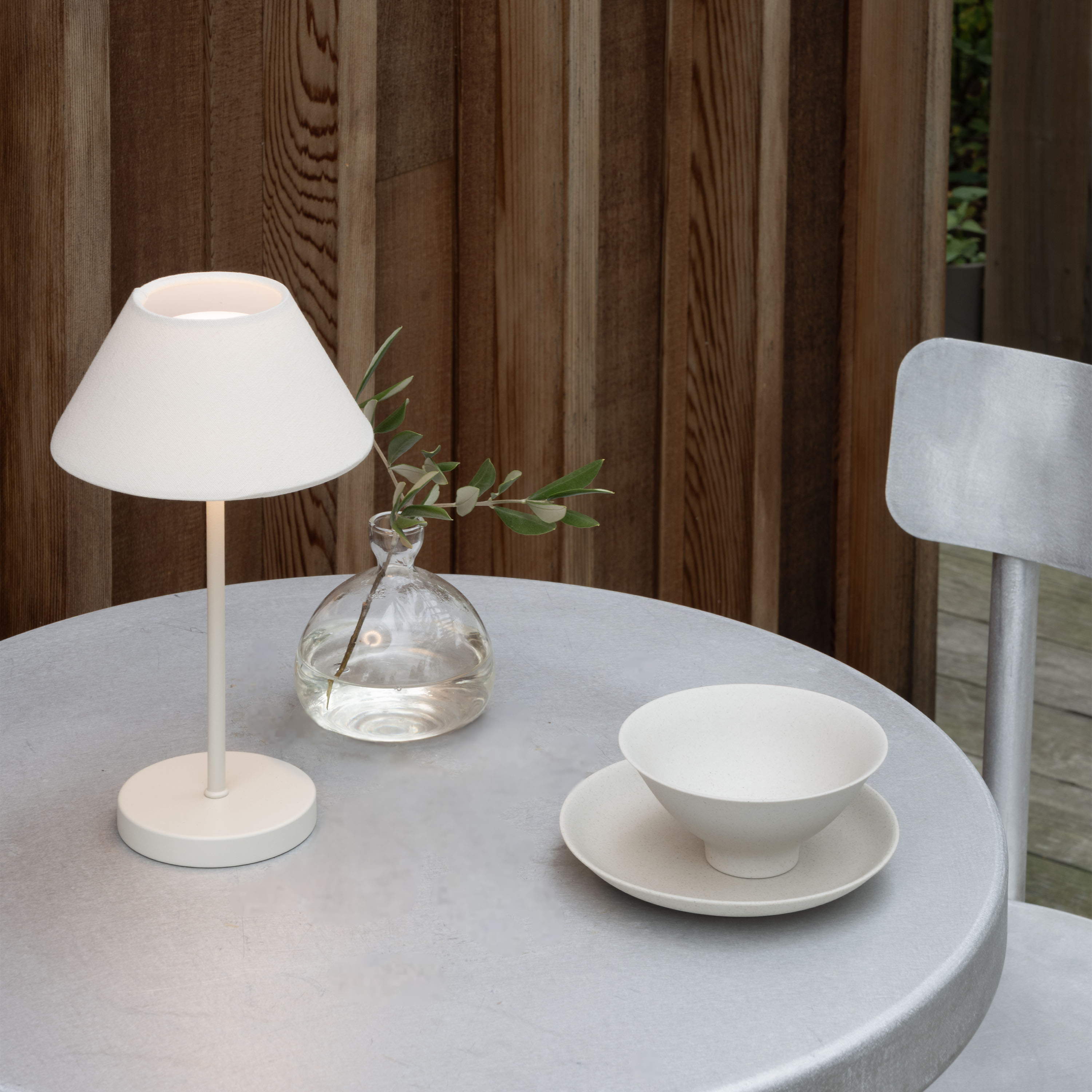 Watt &amp; Veke Teya Tragbare Tischleuchte Offwhite 26cm