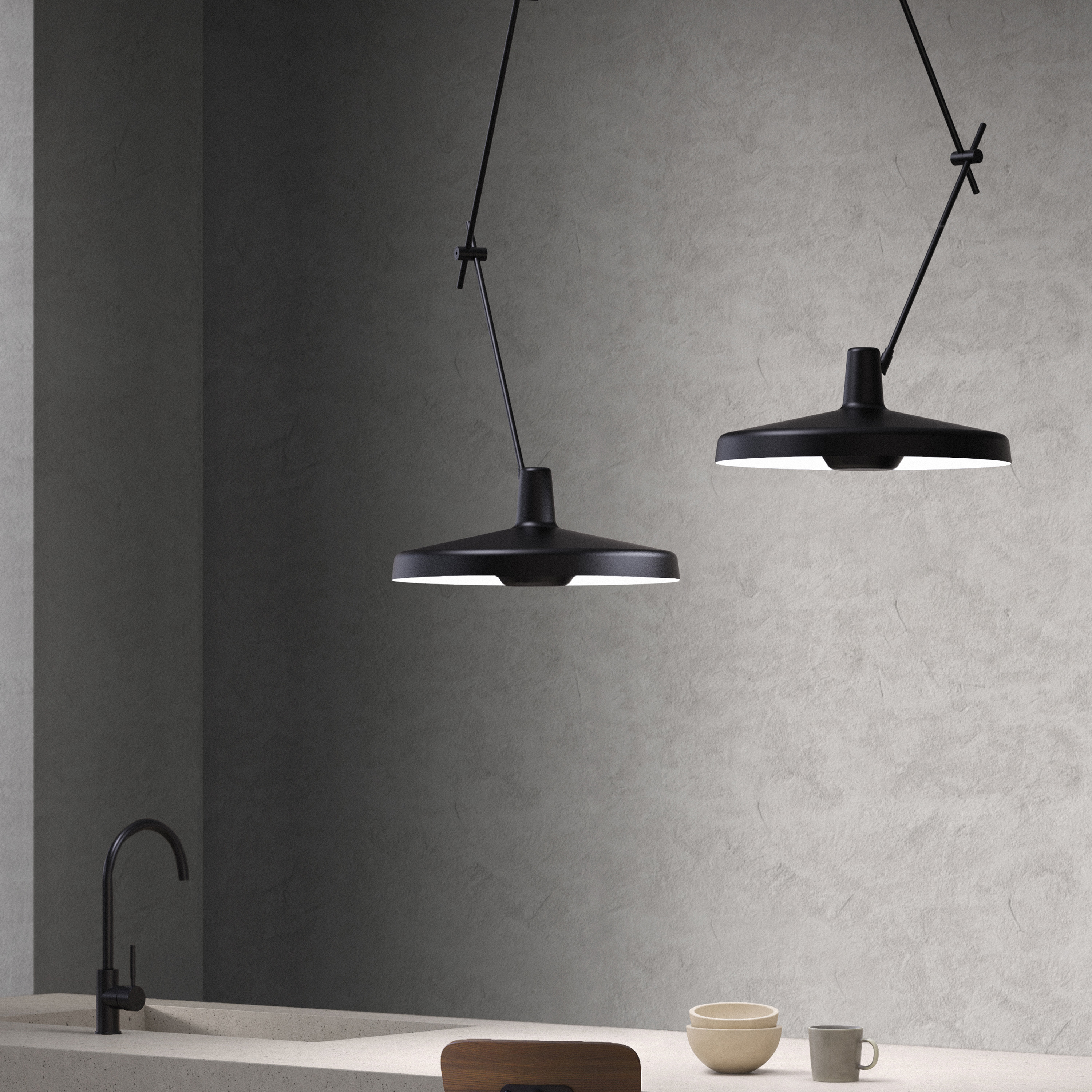 Grupa Arigato Kattovalaisin Black 45