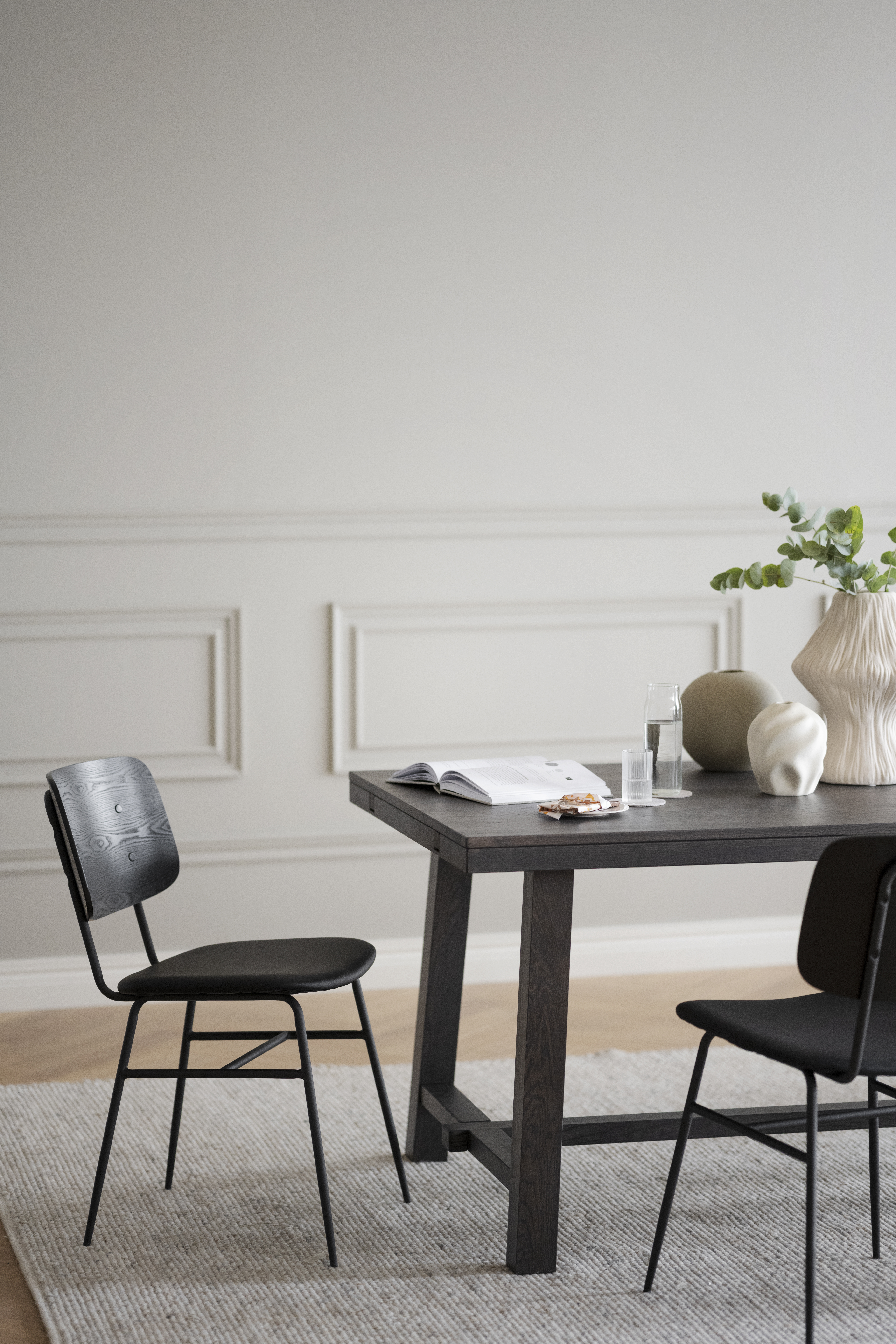 Rowico Home Brent Matstol Konstläder Svart