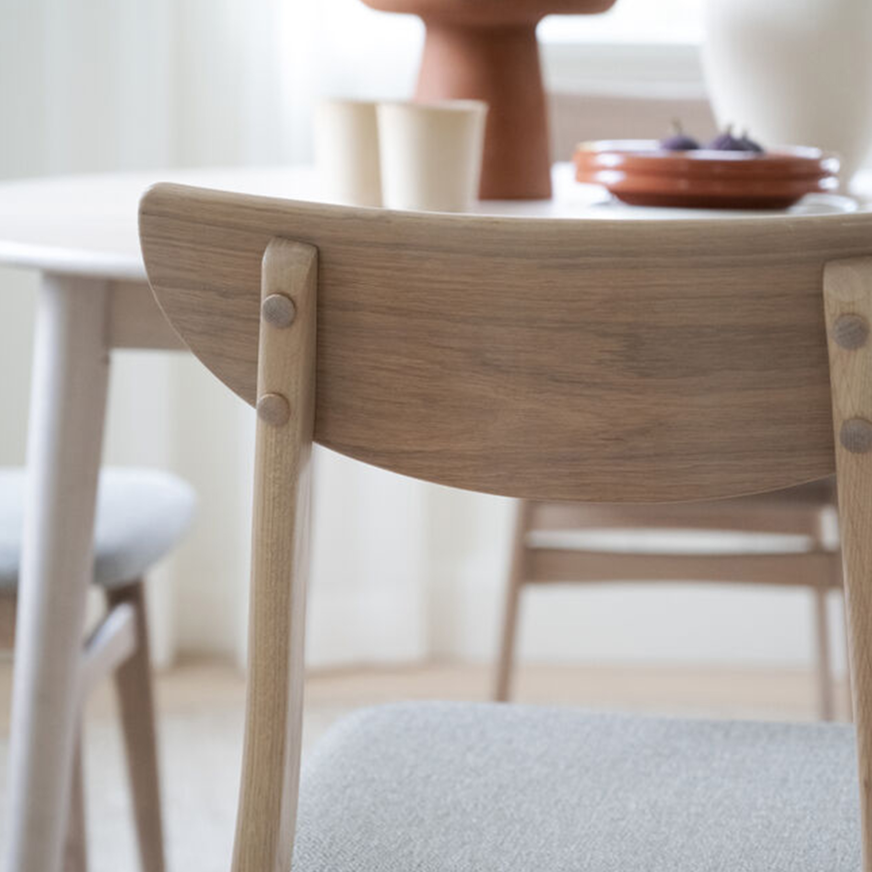 Rowico Home Rodham Matstol Vitpigment Ek/Gråbeige