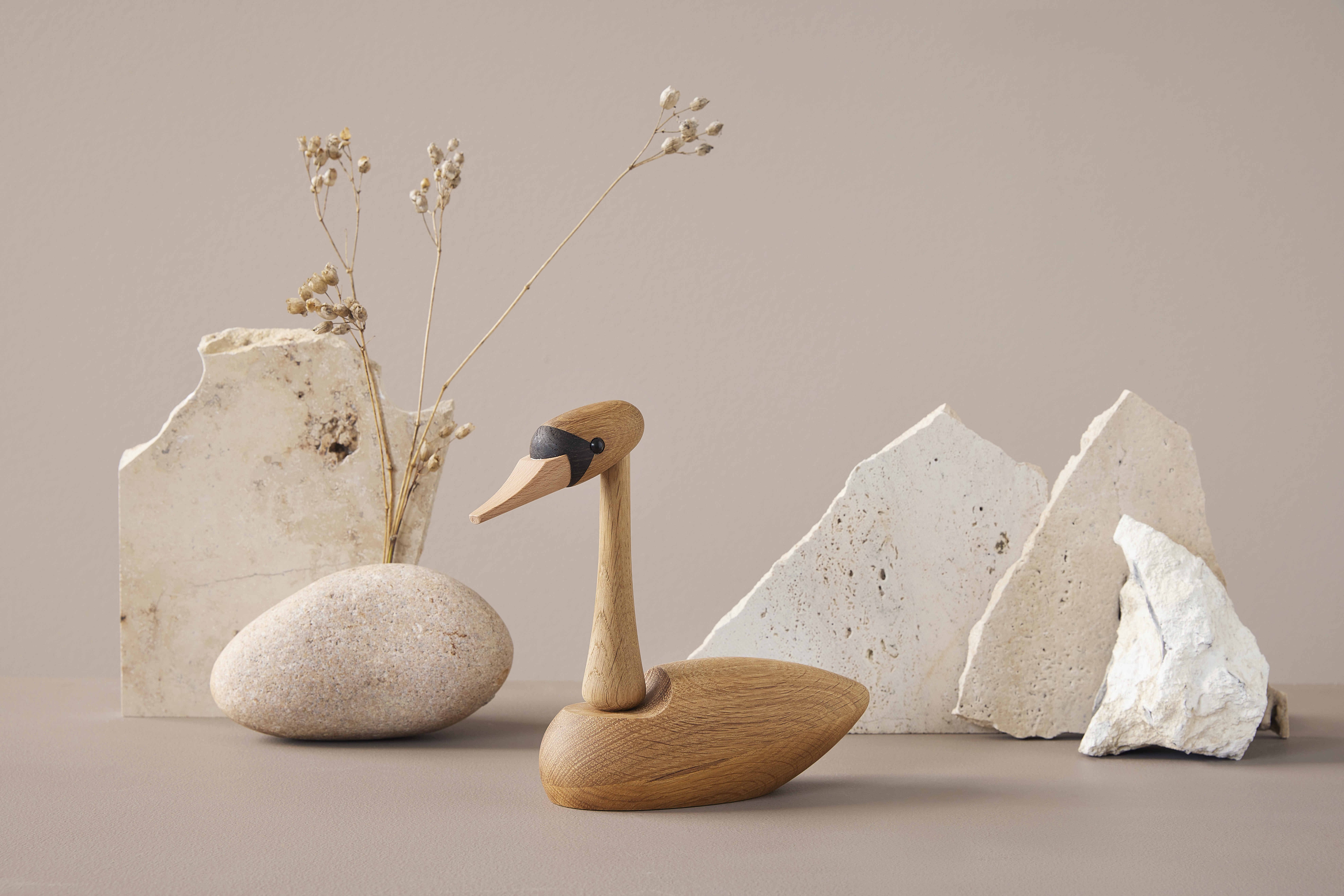 Spring Copenhagen The Swan Koriste Tammi 19cm