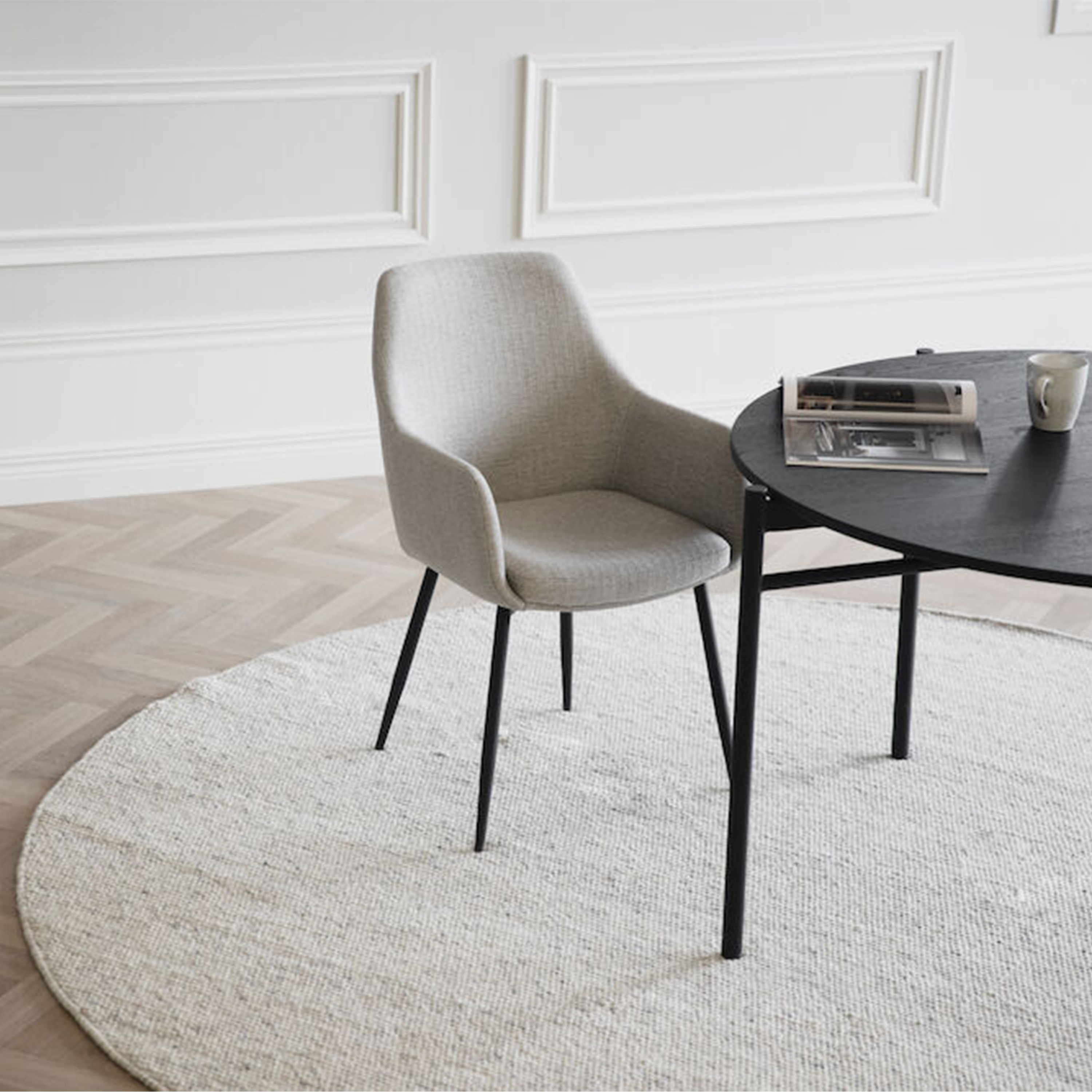 Rowico Home Reily Karmstol Beige/Svart