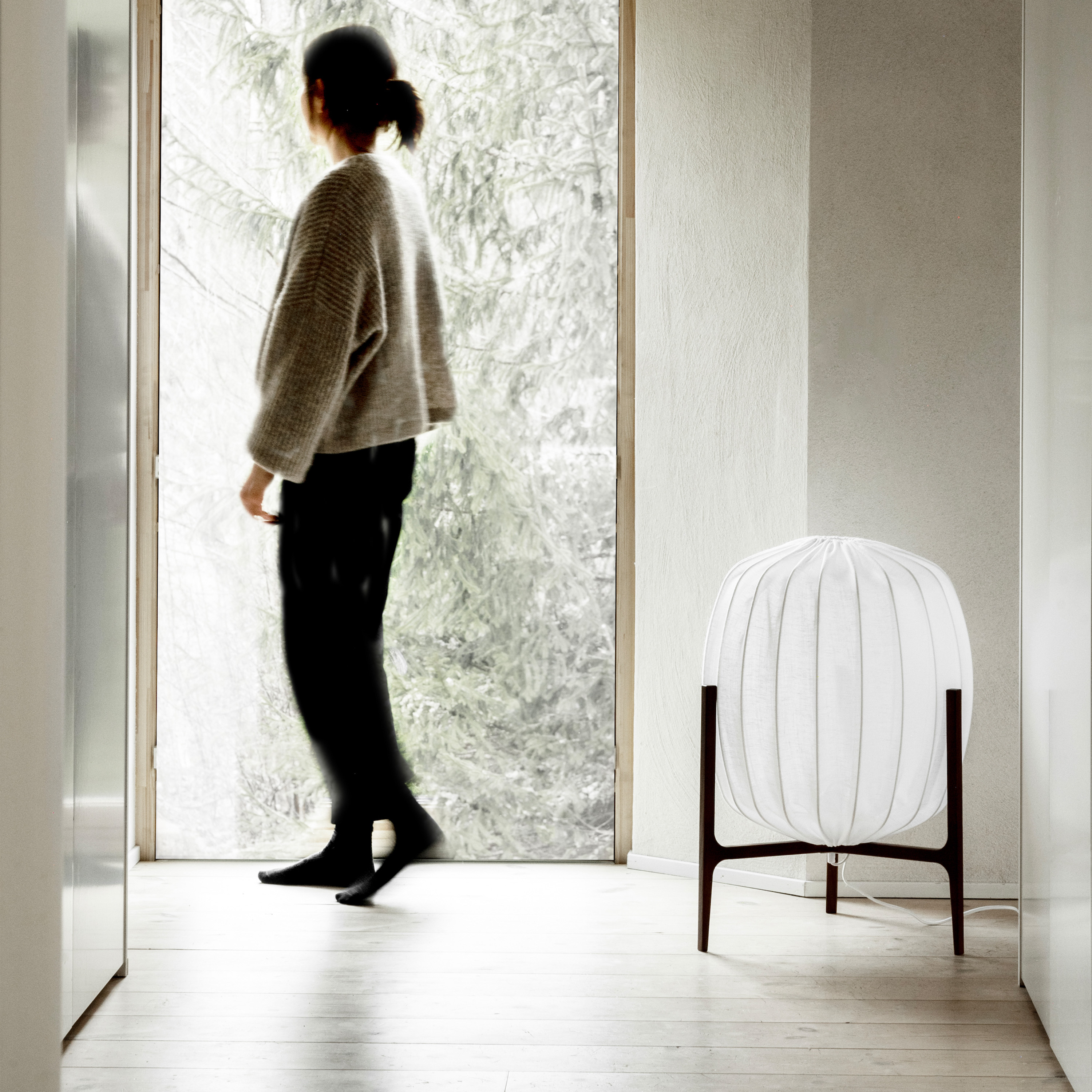 Watt &amp; Veke Prisma Golvlampa Dunkle Esche/Weiß 69cm