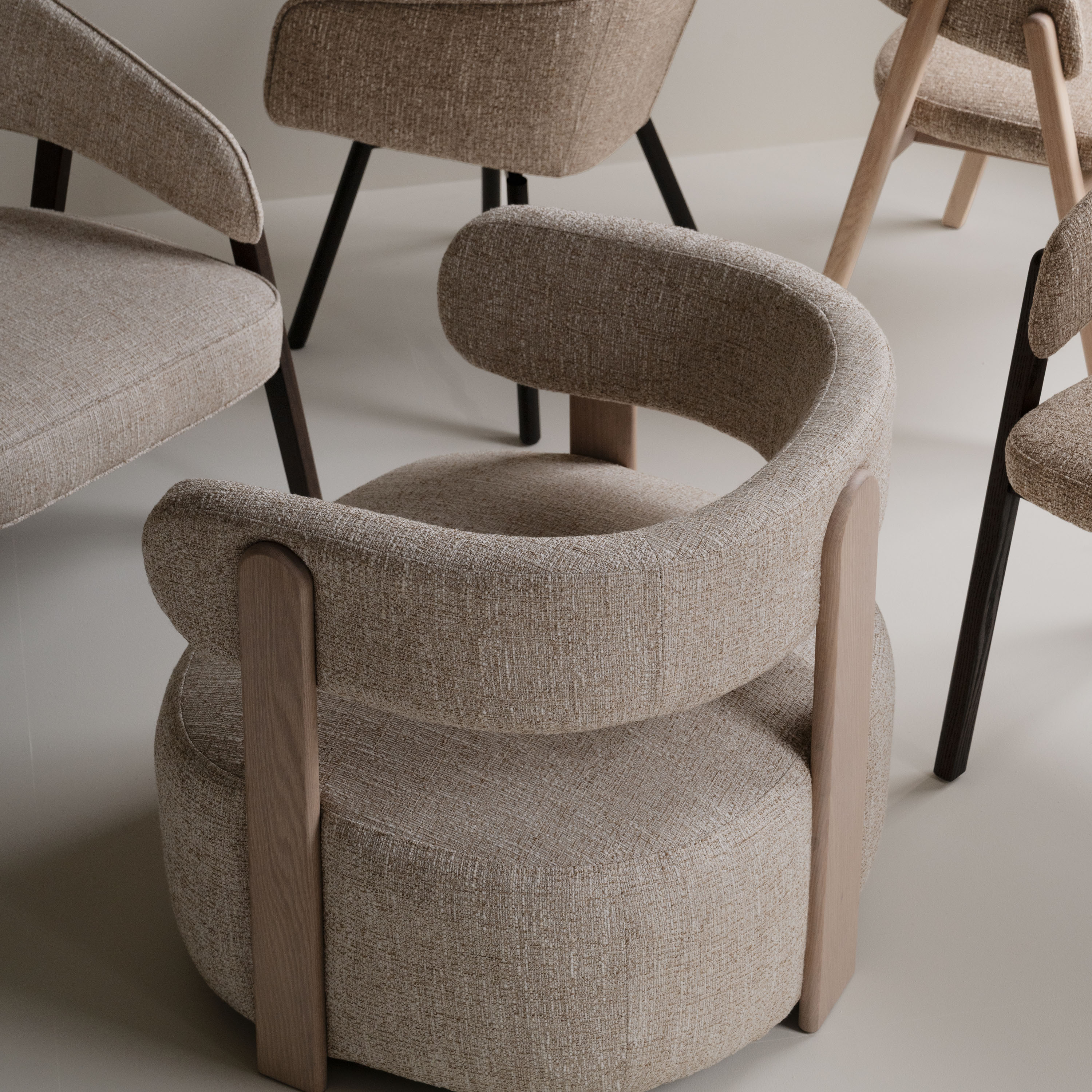 Rowico Home Jenison Loungesessel Hellbeige/Weißpigmentiert