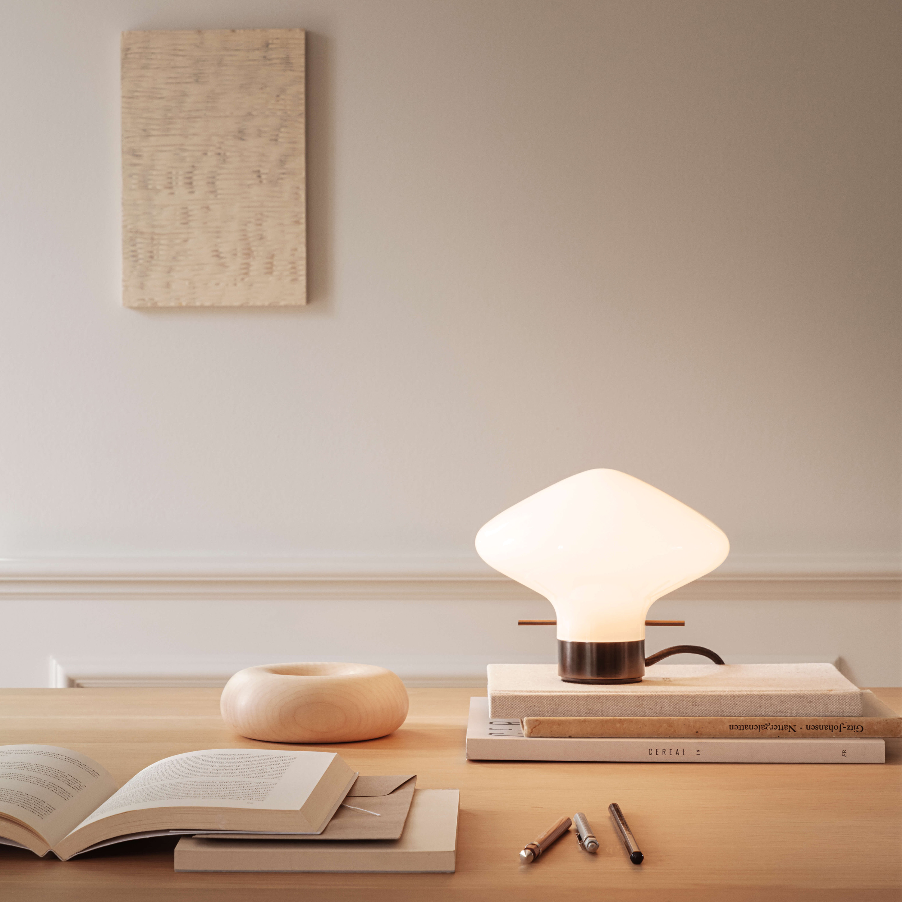 LYFA Repose Tischleuchte Schwarz 14cm