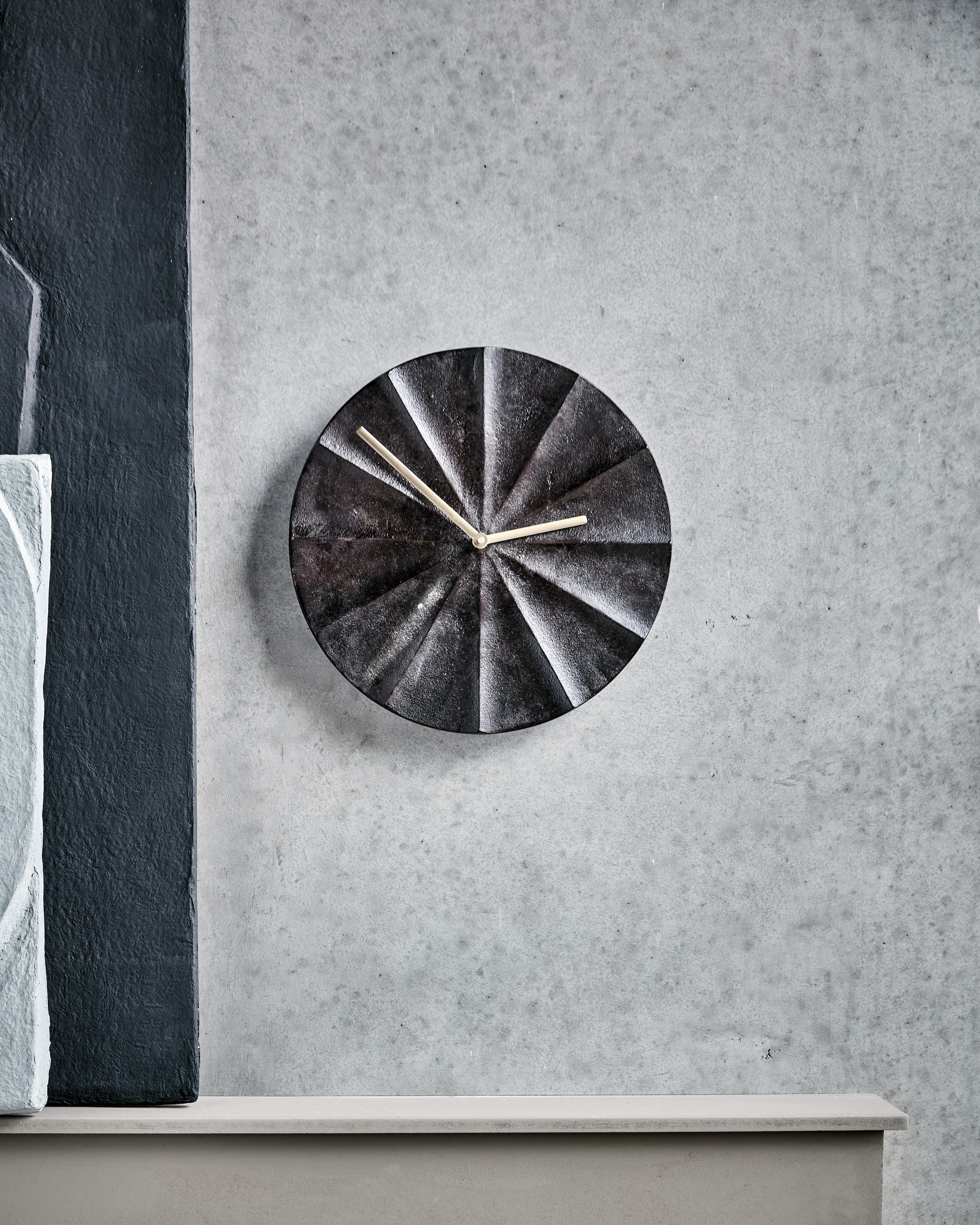 House Doctor Show Uhr aus gebrüntem Messing