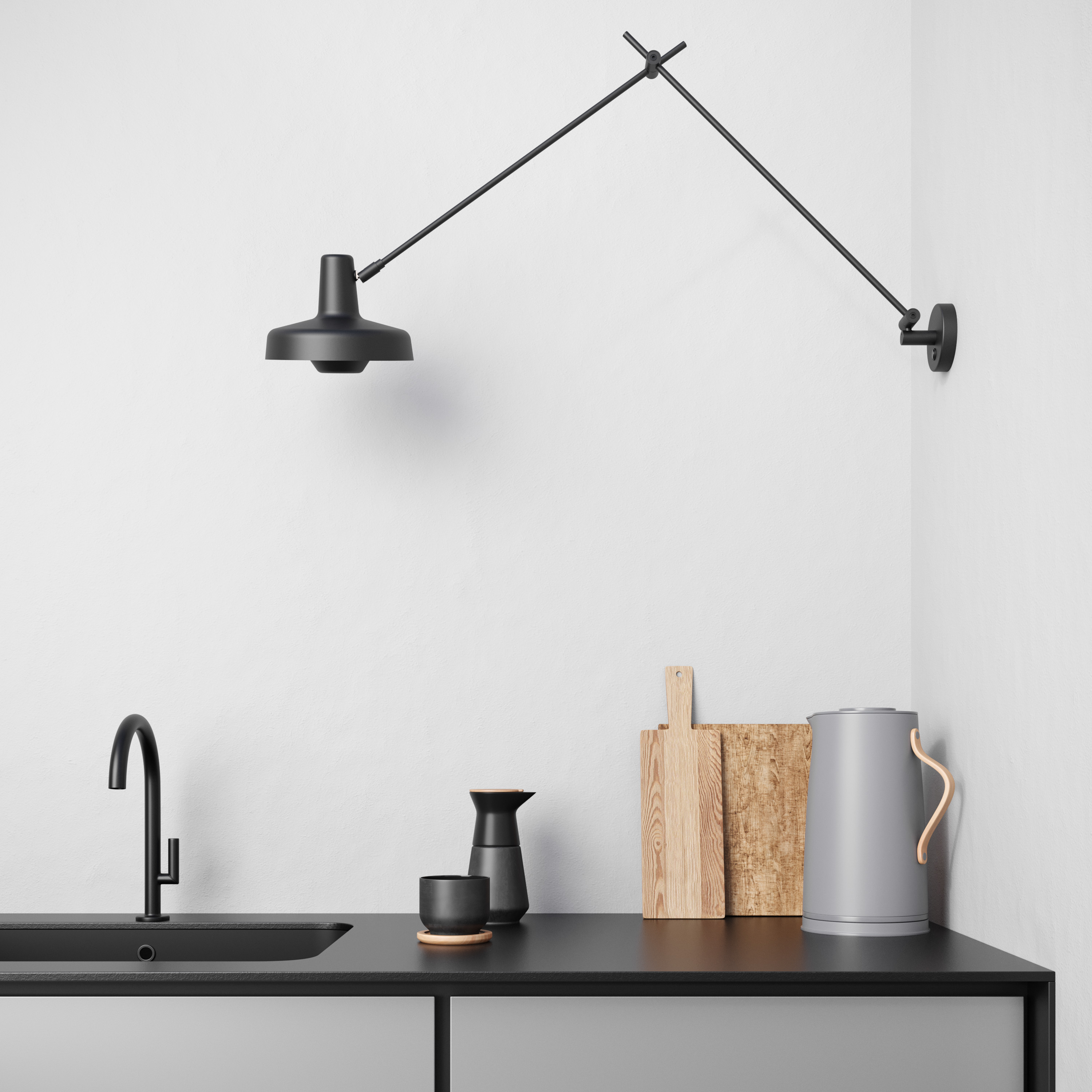 Grupa Arigato Vegglampe Long Black