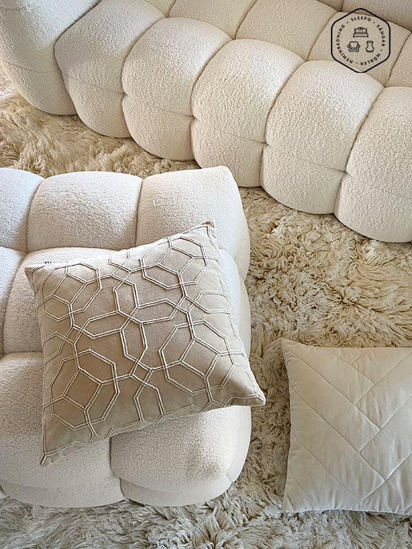 Chhatwal &amp; Jonsson Nandi Kuddfodral Sammet Beige 50x50