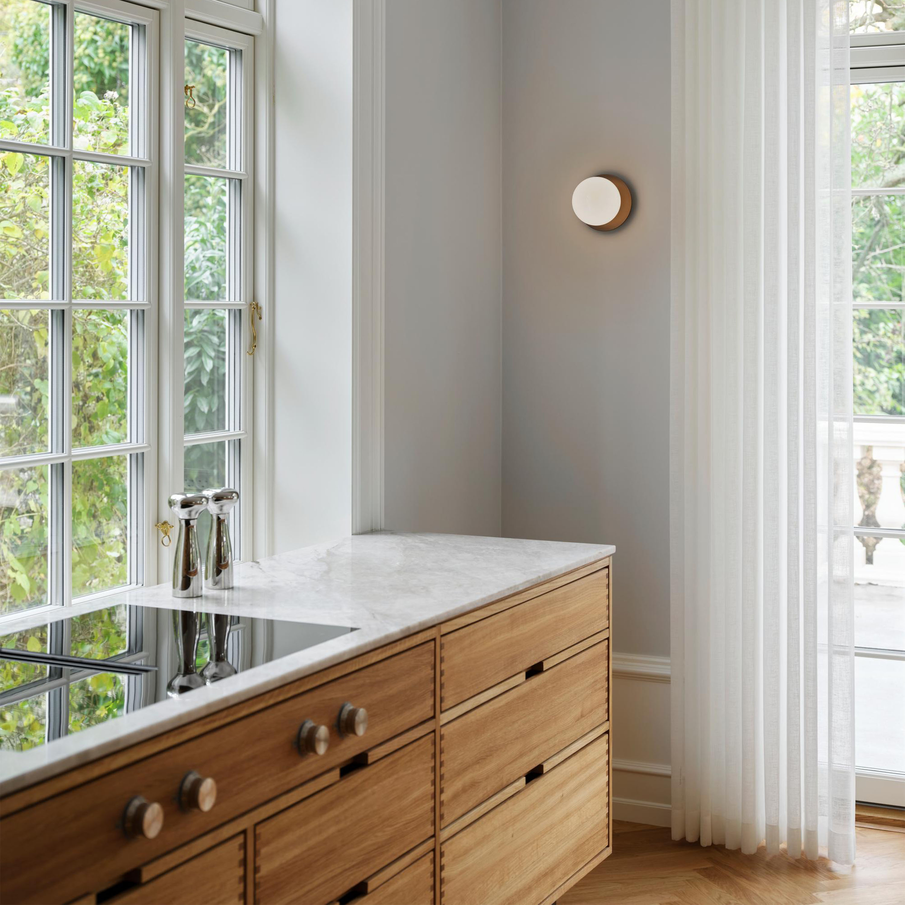 Nuura Liila 1 Vägg-/taklampa Dark Bronze/Opal Medium