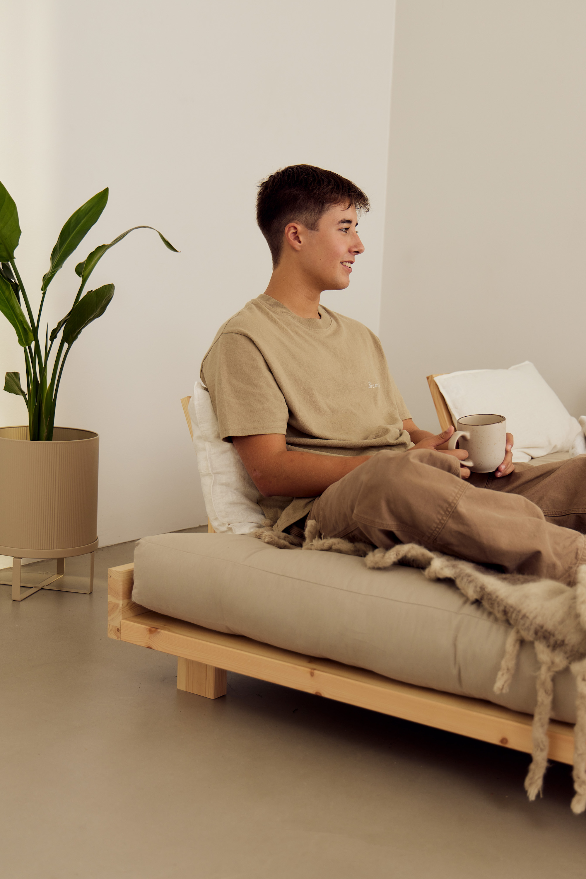 Karup Design Social Vuodesohva Luonnonvärisellä/Beigellä verhoilulla 140cm sisältäen 4 selkänojaa/sivupöytää