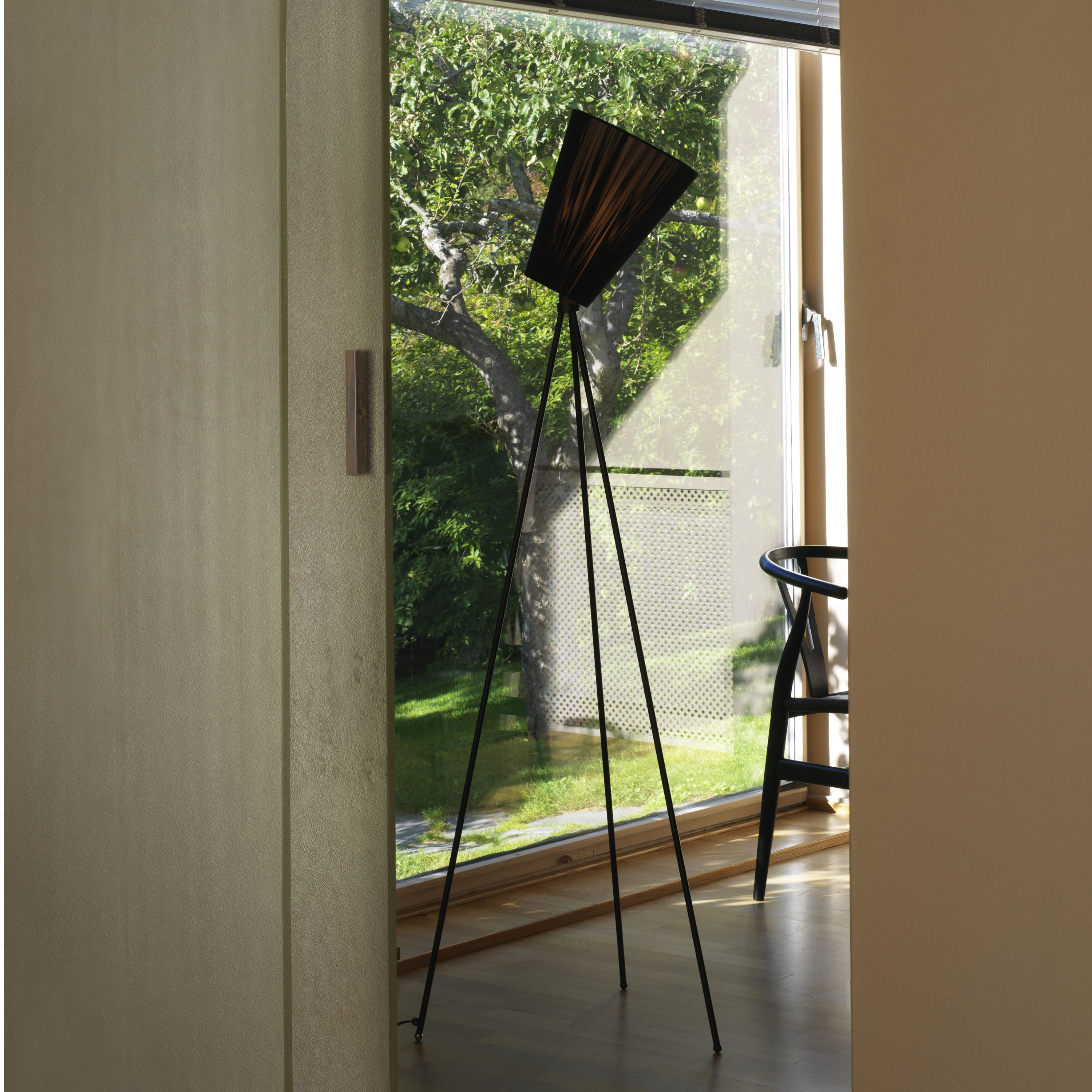 Northern Oslo Wood Lattiavalaisin Varjostin Black