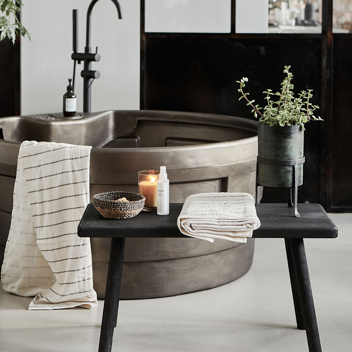 House Doctor Nadi Bänk Svart 81cm