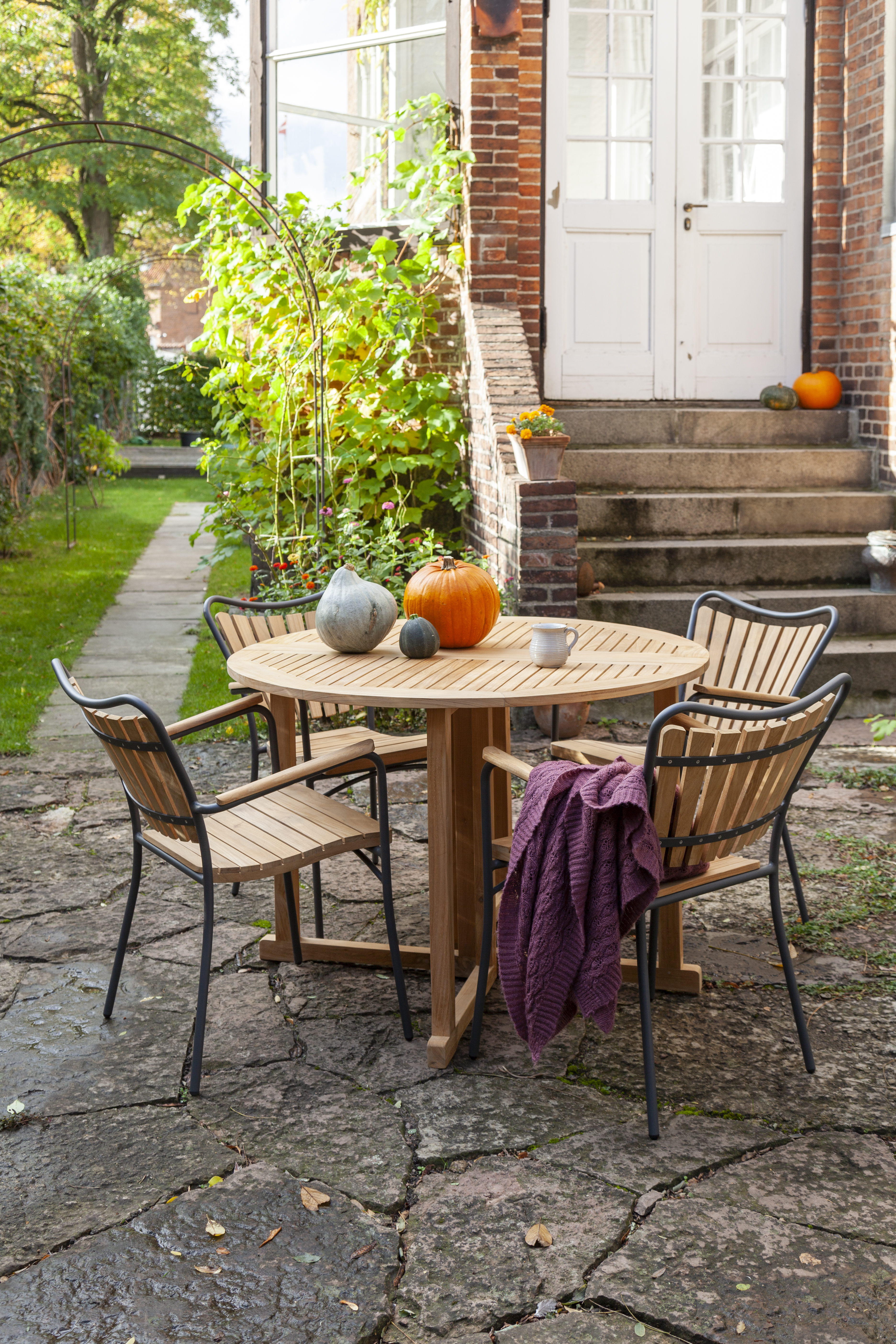 Cinas Butterfly balkongbord teak Ø110