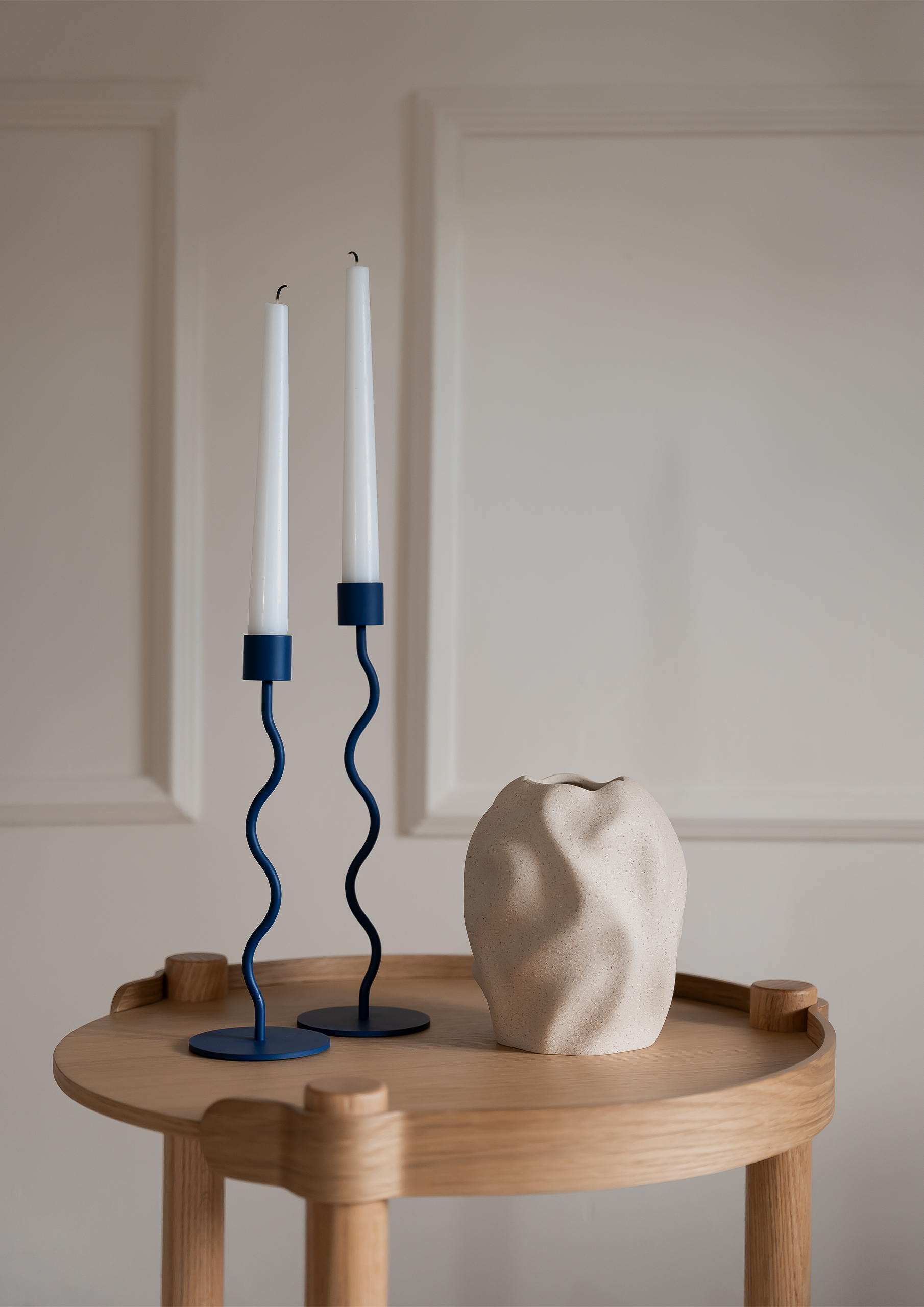 Cooee Design Curved Ljusstake Cobalt Blue 26cm