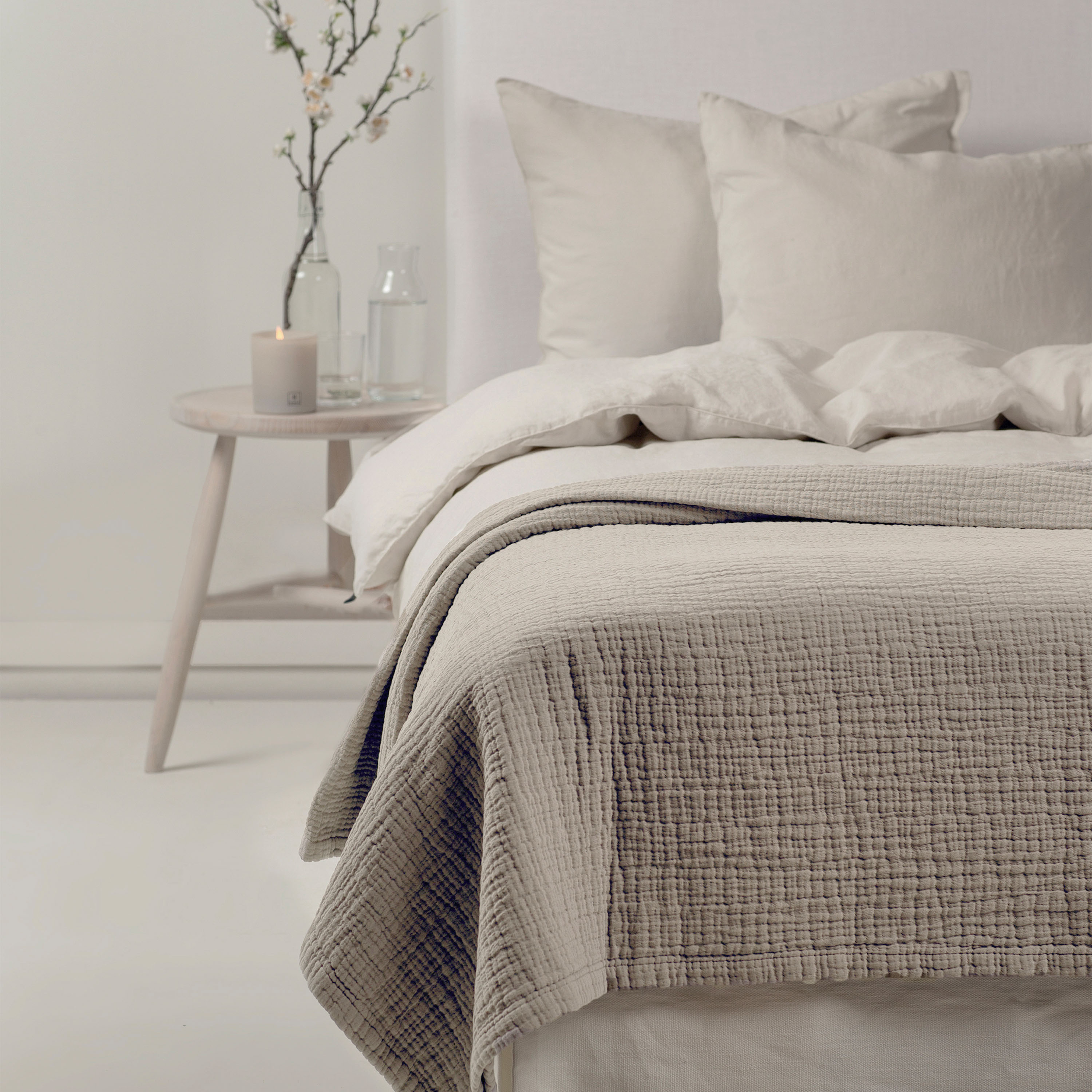 Himla Denise Sängynpeite Greige 170x250