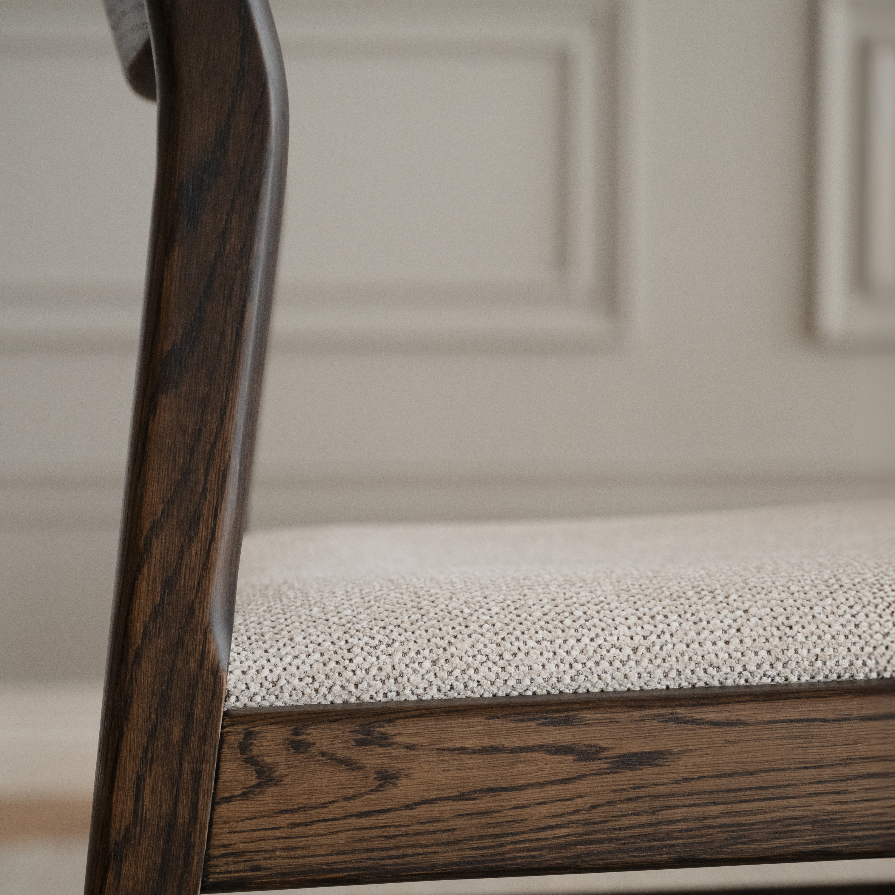 Rowico Home Kerwin Matstol Brun Ek/Ljusbeige