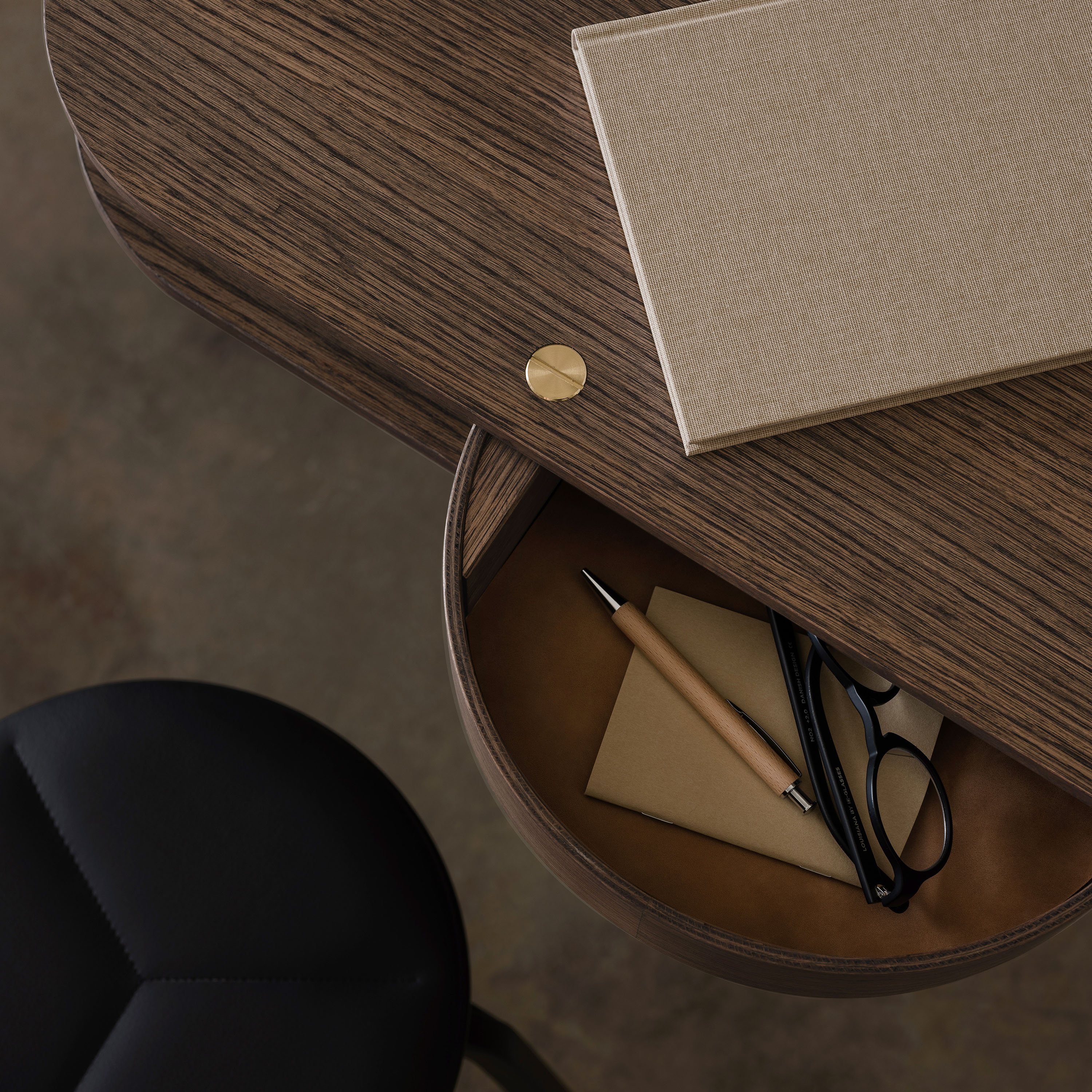 Northern Valet Seinälaatikko Smoked Oak