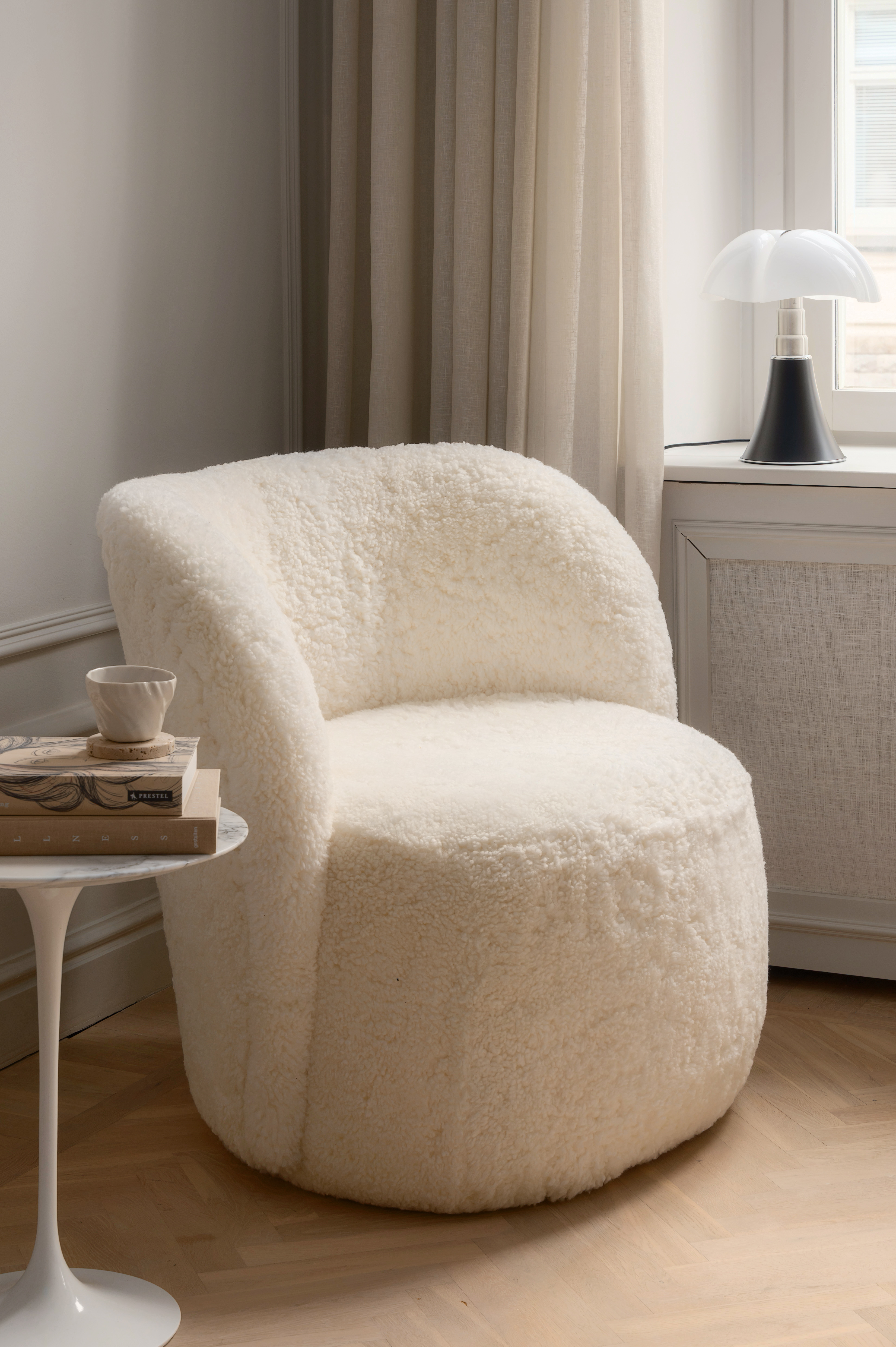 Sleepo Collection Lollo Fåtölj Fårskinn White