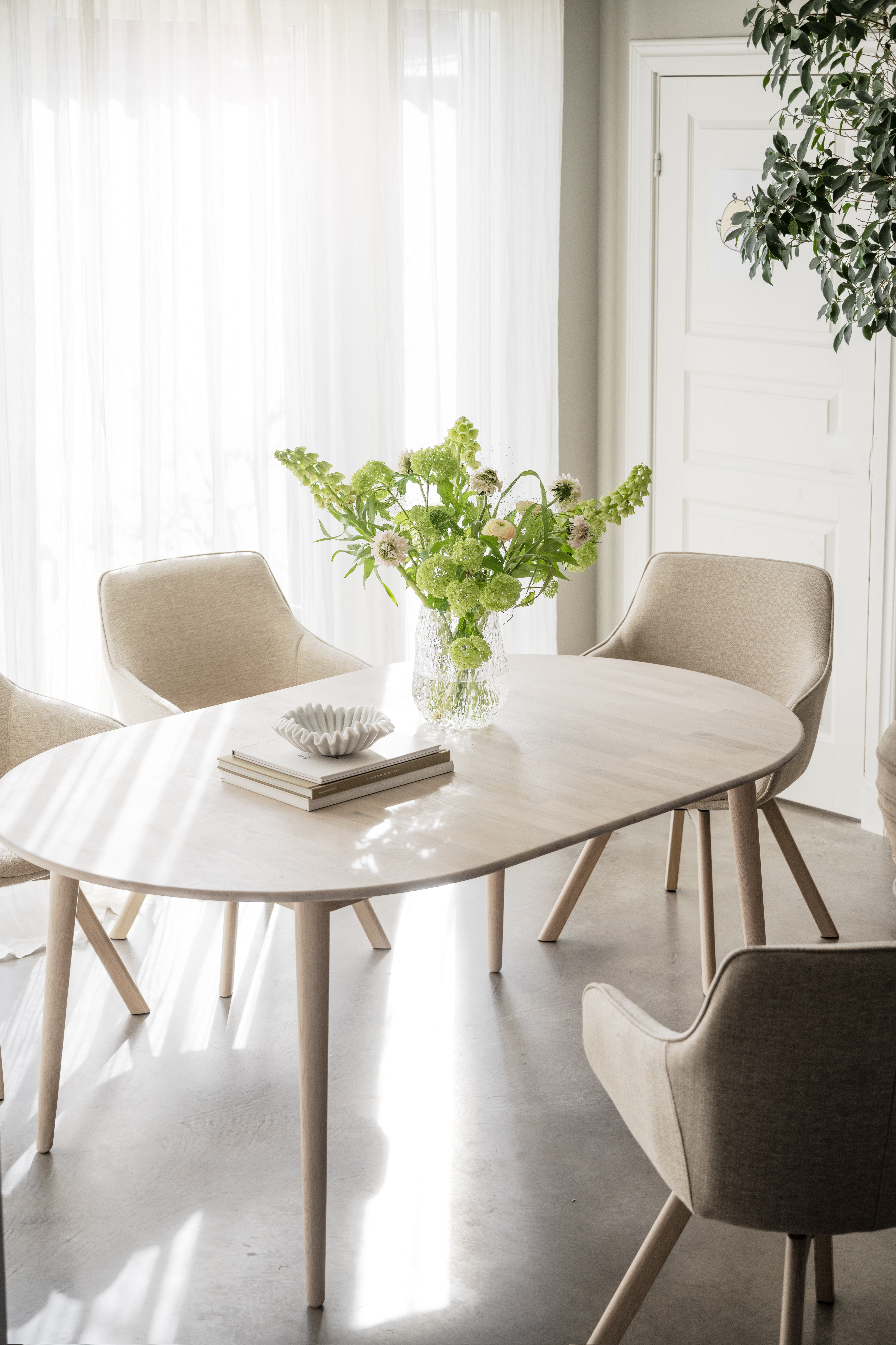 Rowico Home Tyler Esstisch Oval Weiß pigmentiert 170/210cm