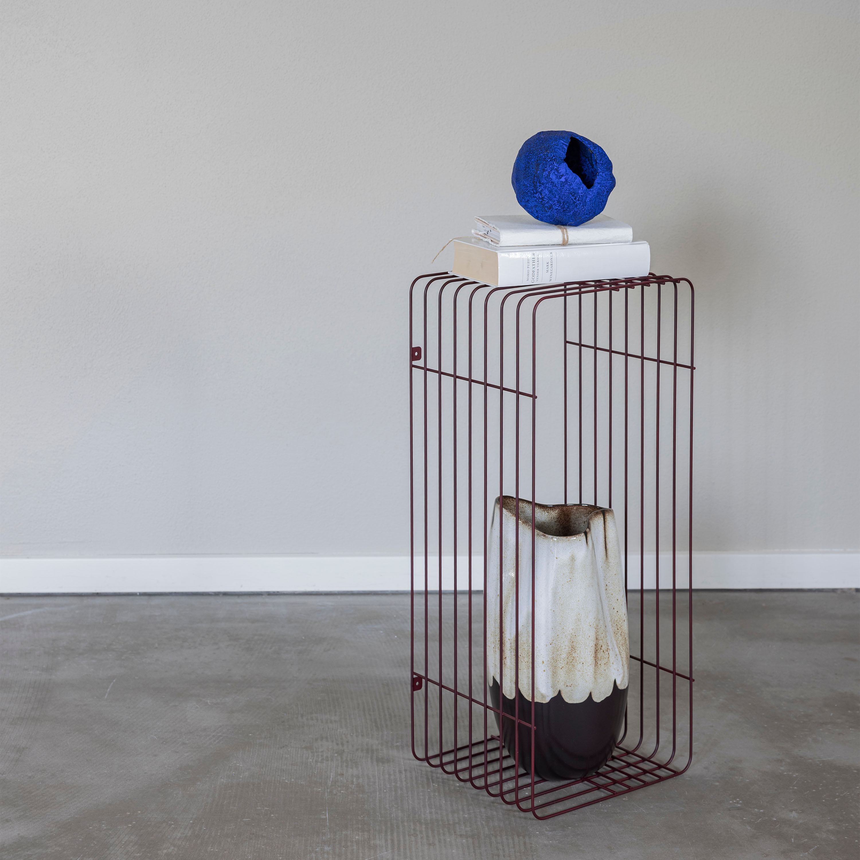 Mette Ditmer Wire Hylle Vinrød 70x31