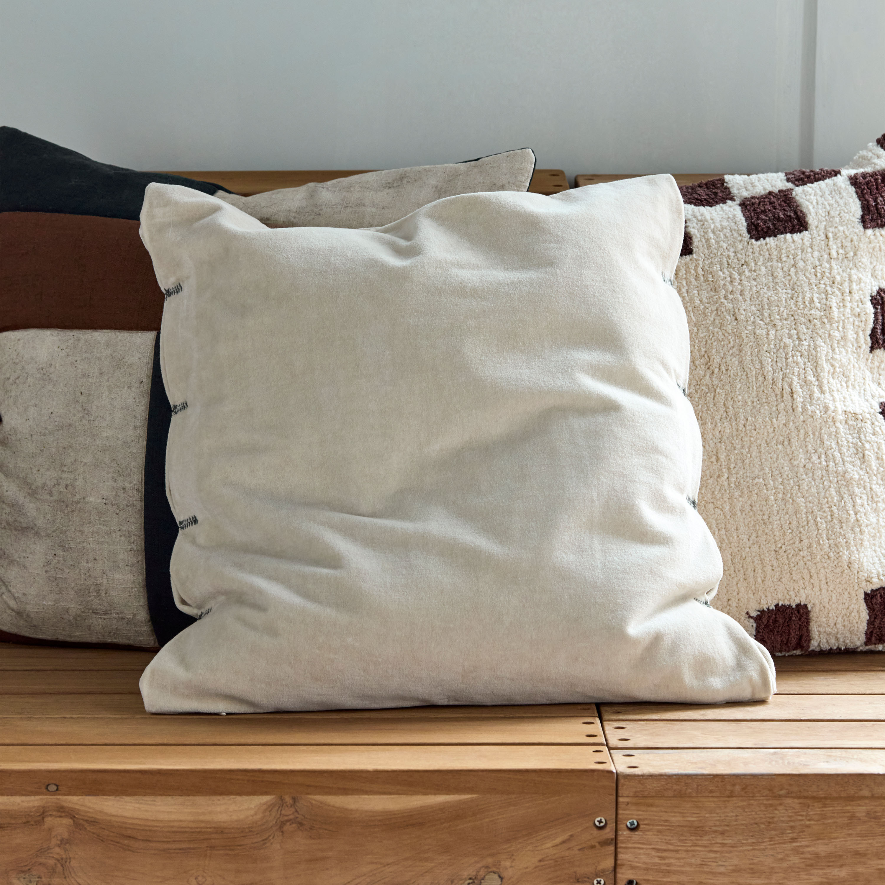 House Doctor Velour Kissenbezug Sand 50x50