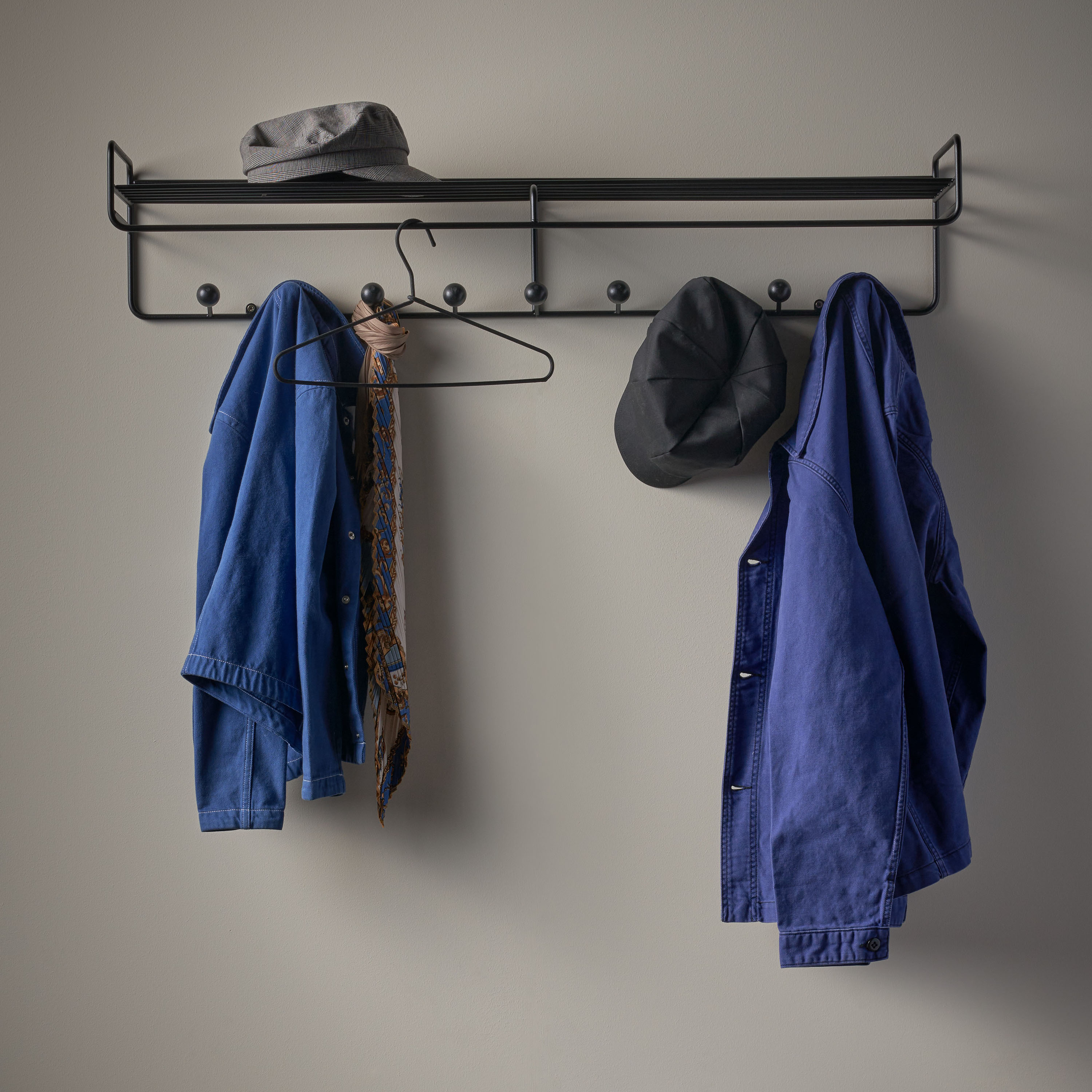 Maze Bill Hat Rack Black 102cm