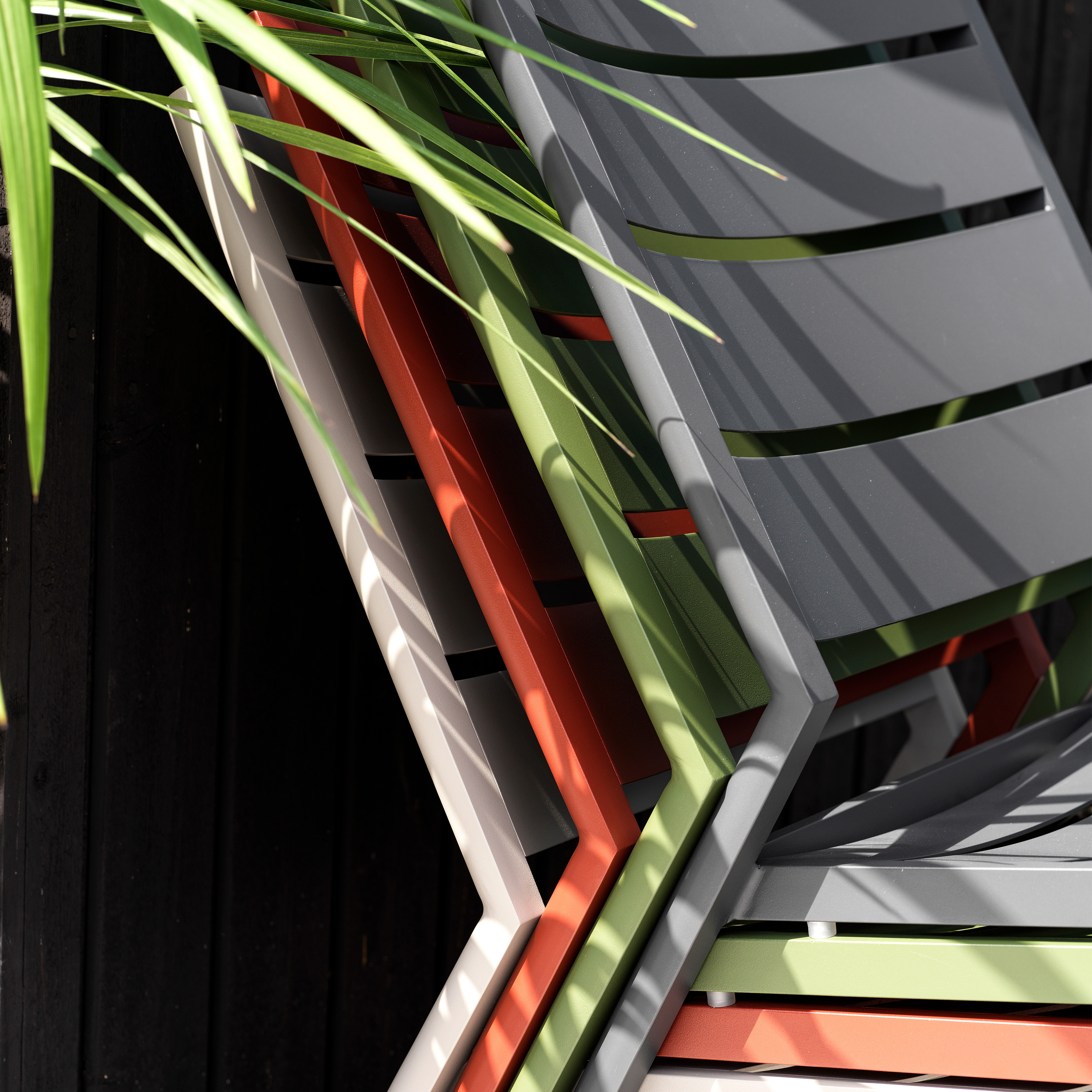 Brafab Delia Loungefåtölj Khaki