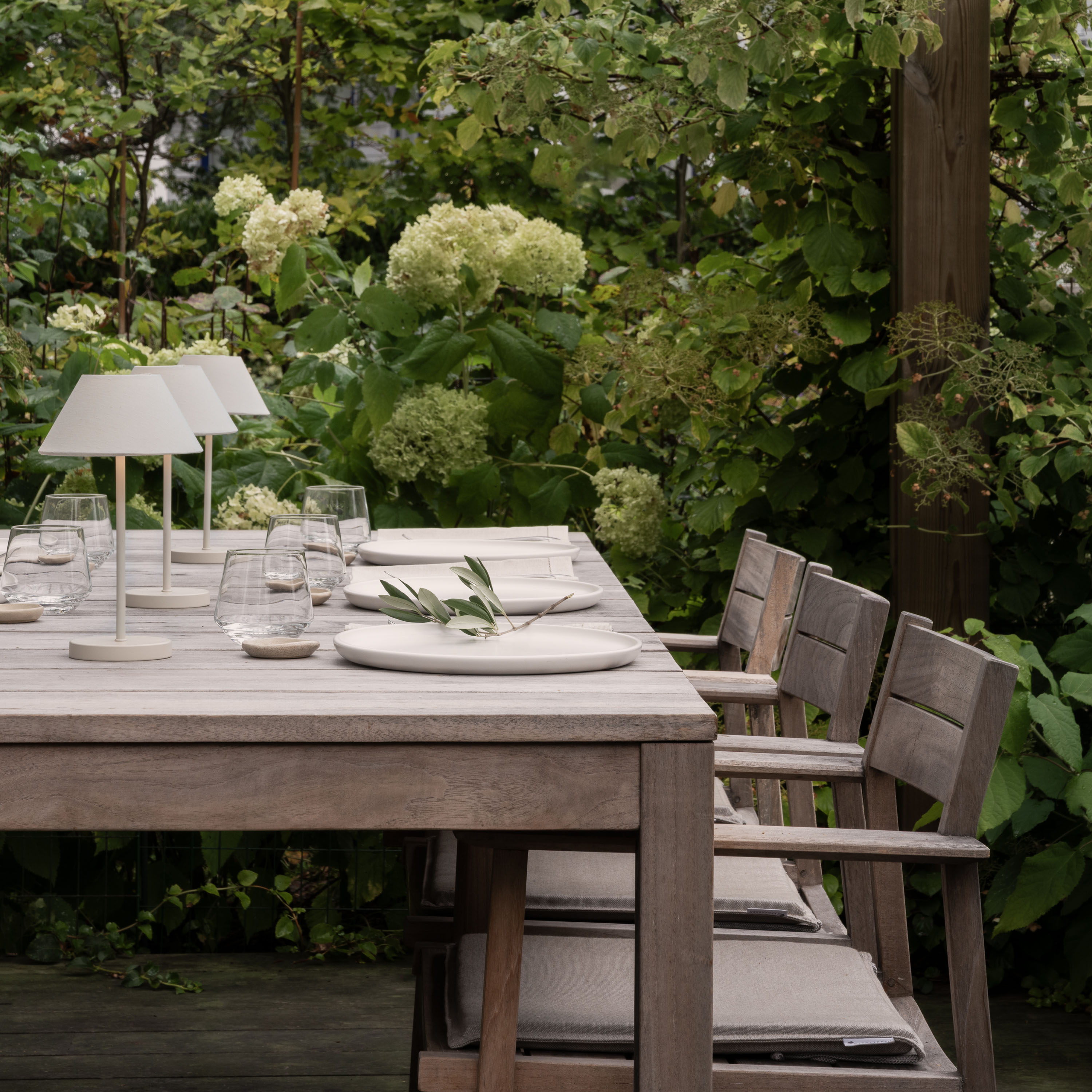 Watt &amp; Veke Teya Tragbare Tischleuchte Offwhite 26cm