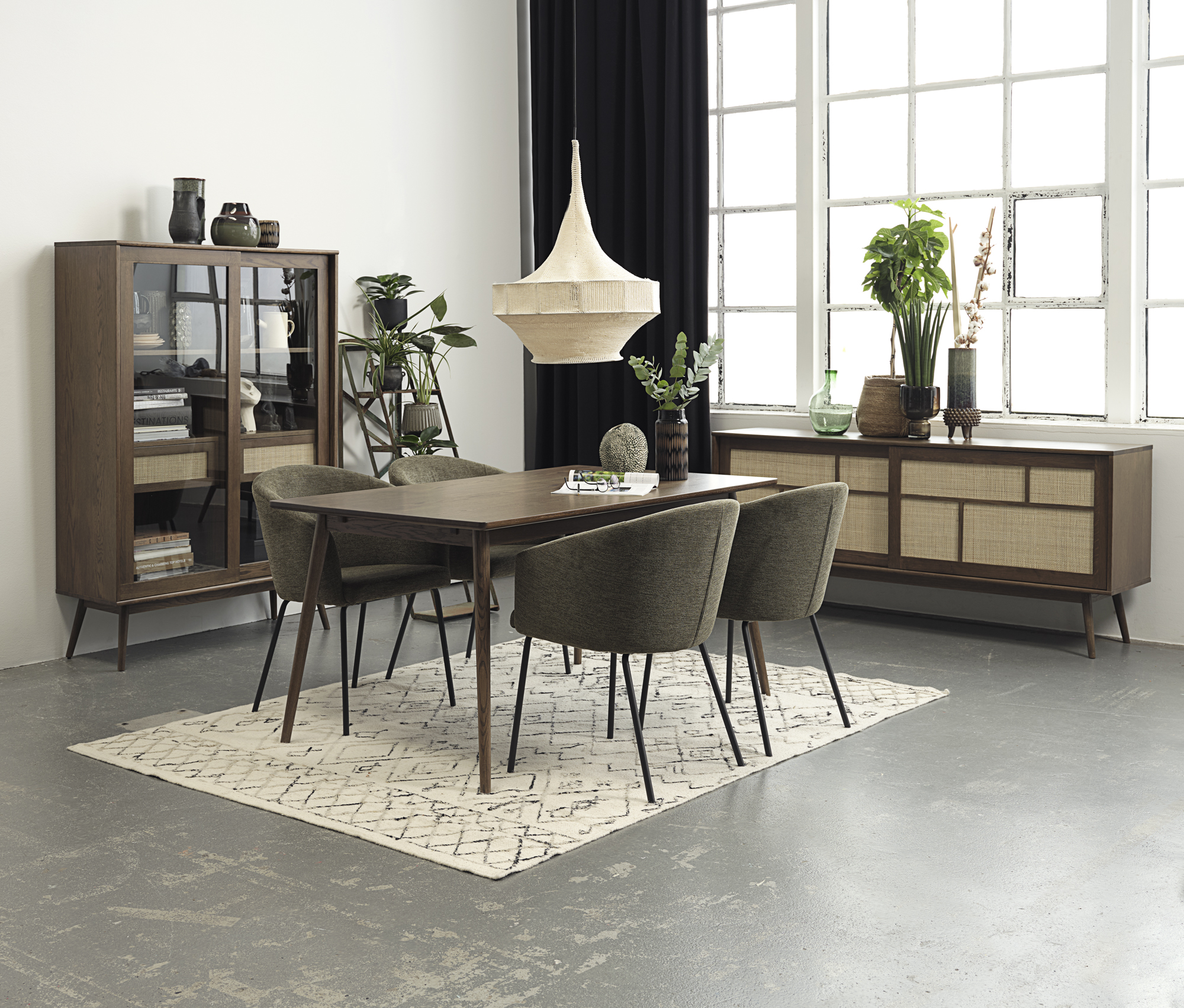 Nordic Home Sofia Vitriinikaappi Smoked Oak 160cm
