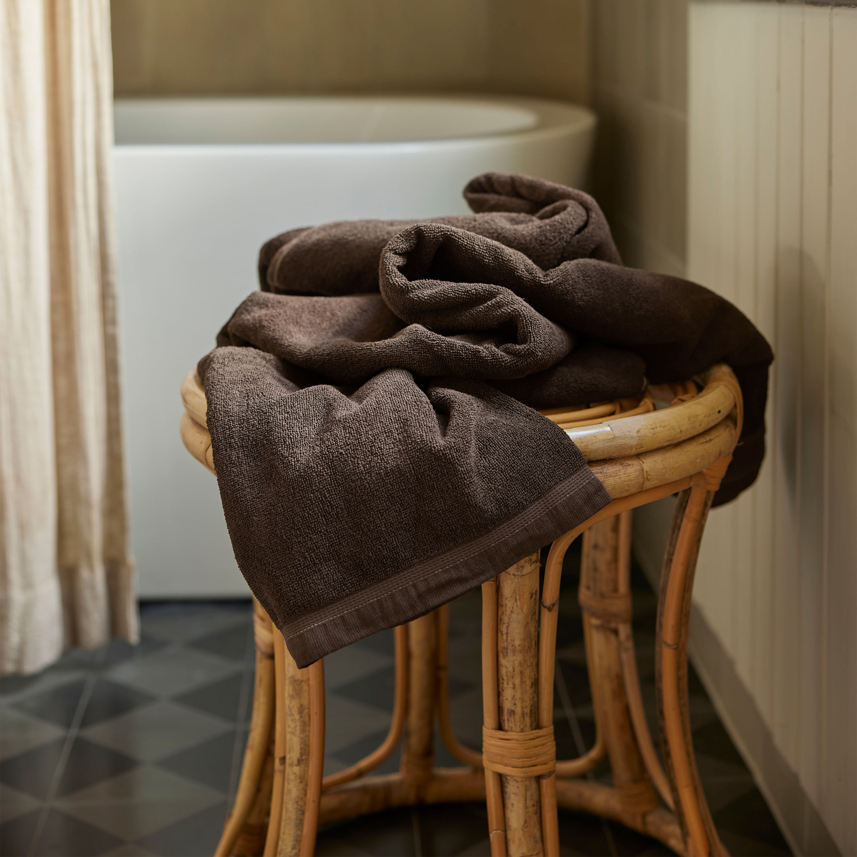 Himla Lina Handduk Chocolate 100x150