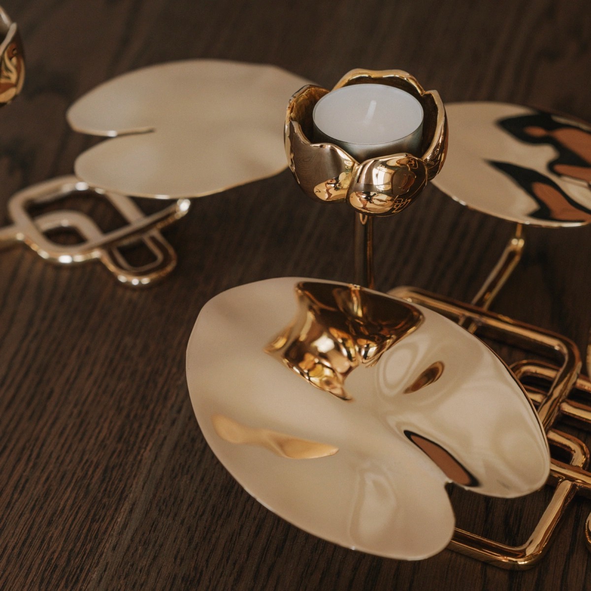 Hilke Collection Ninfea Grande Ljusstake Mässing