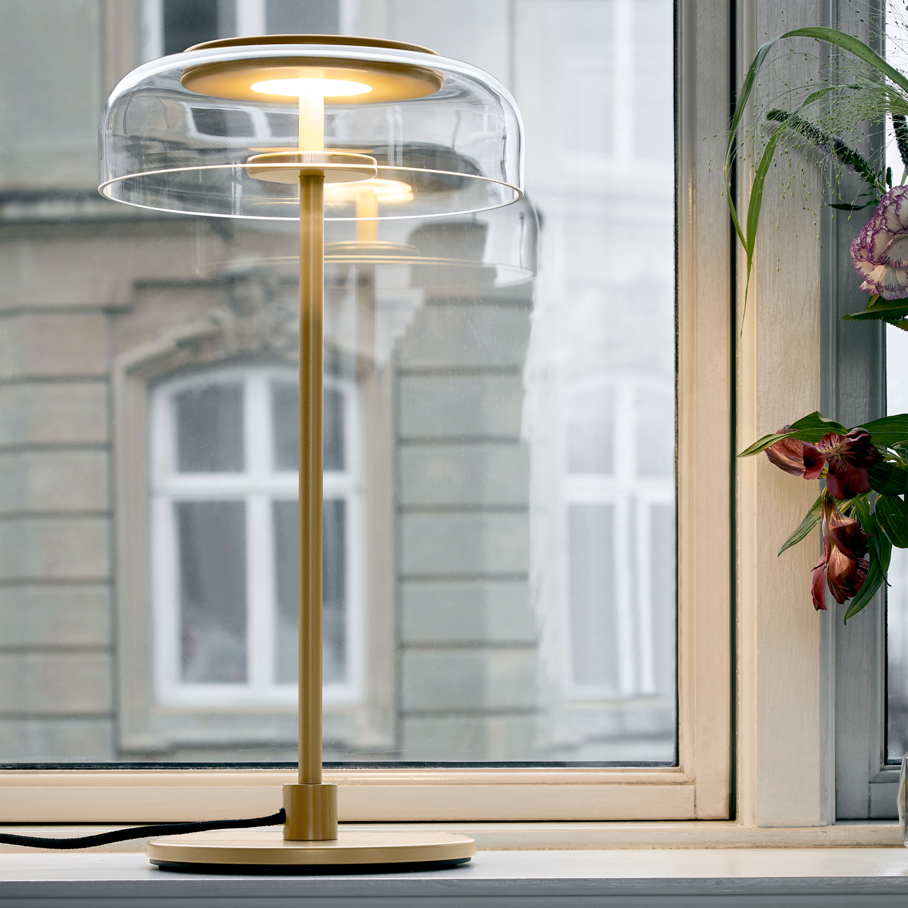 Nuura Blossi Bordslampa Nordic Gold/Clear Small