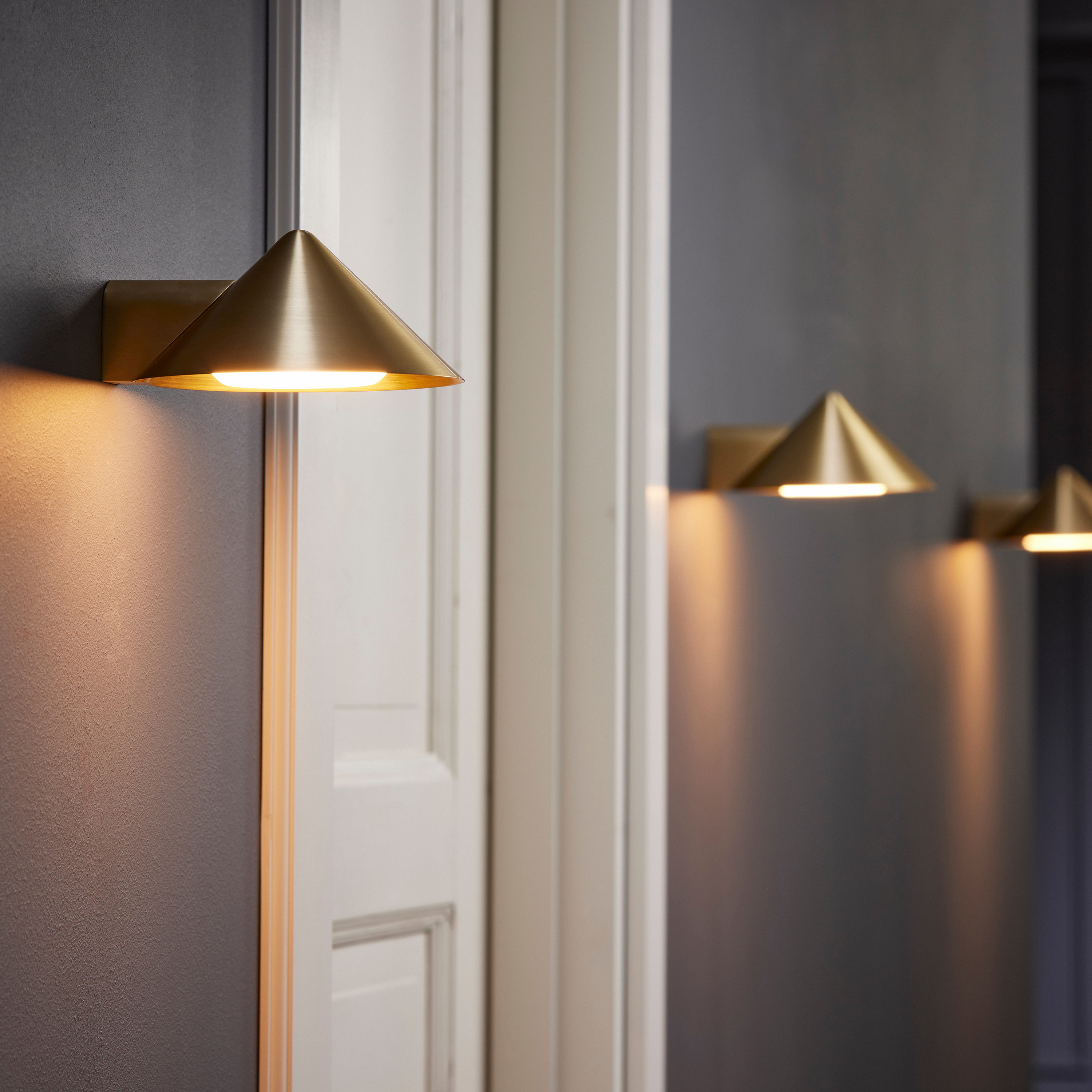 Frandsen Grasp Vägglampa Solid Brass