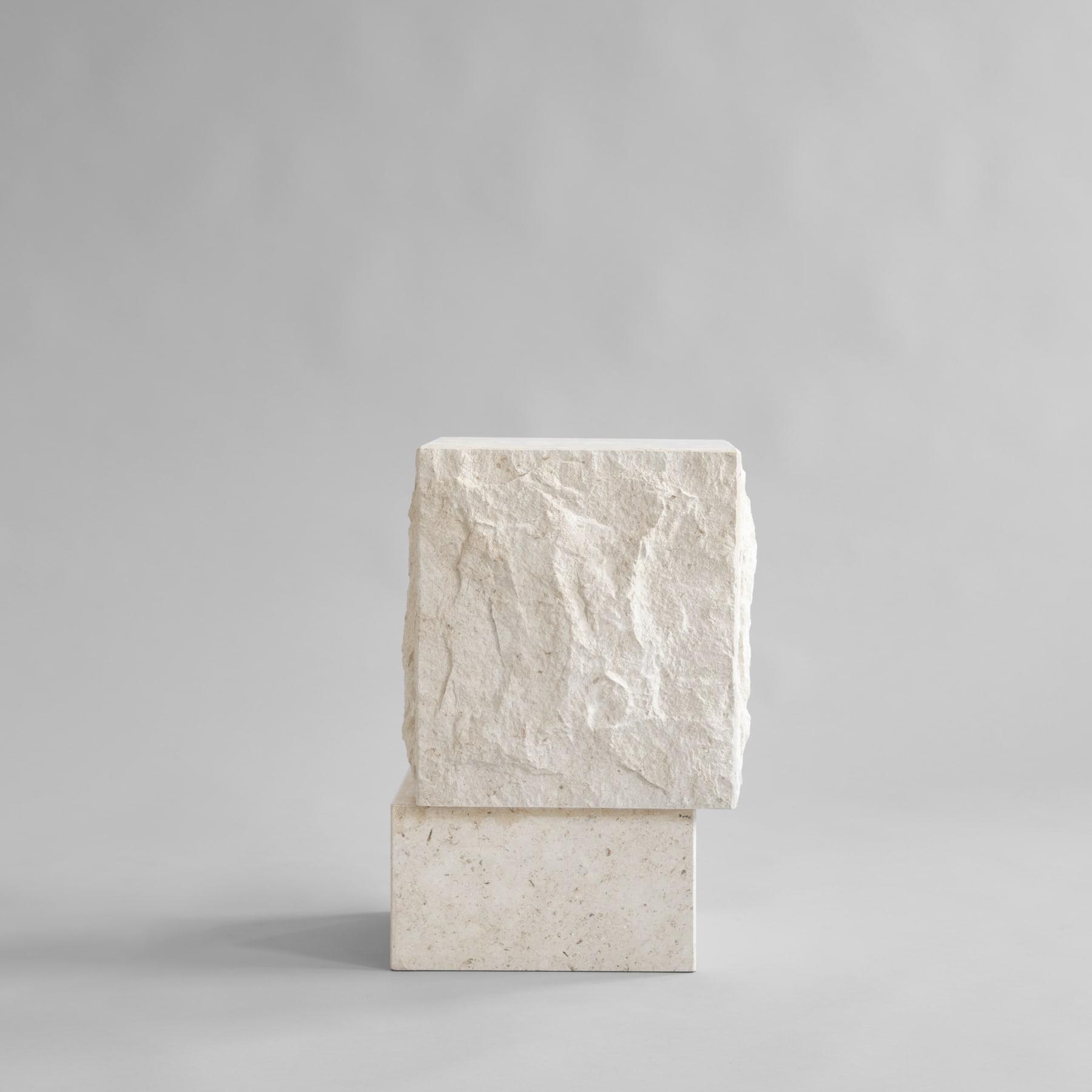 101 Copenhagen Temple Couchtisch Kalkstein Hoch